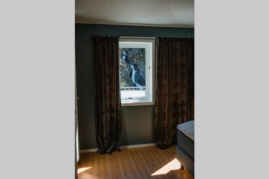 Two-Bedroom Apartment - Photo 3