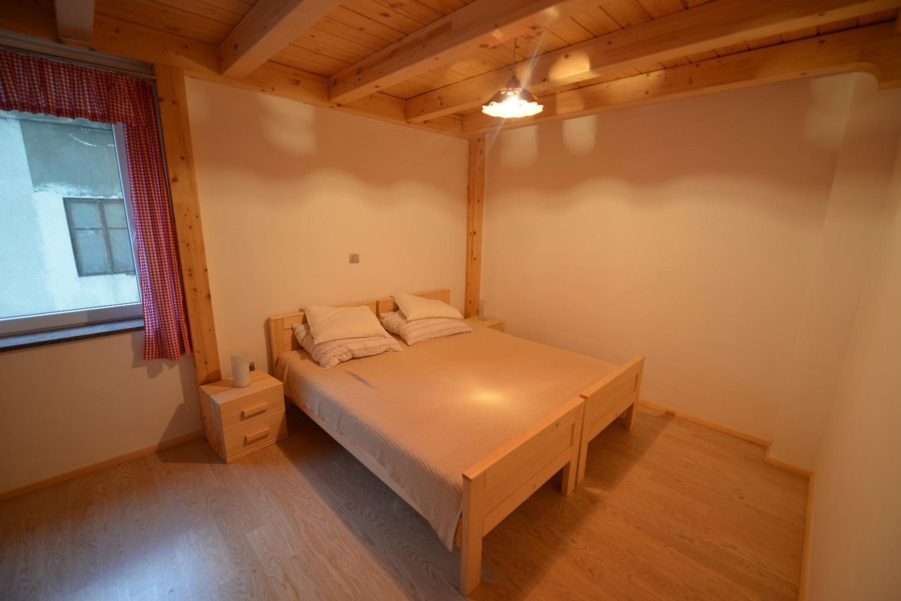 One-Bedroom Apartment with Lake View photo 1