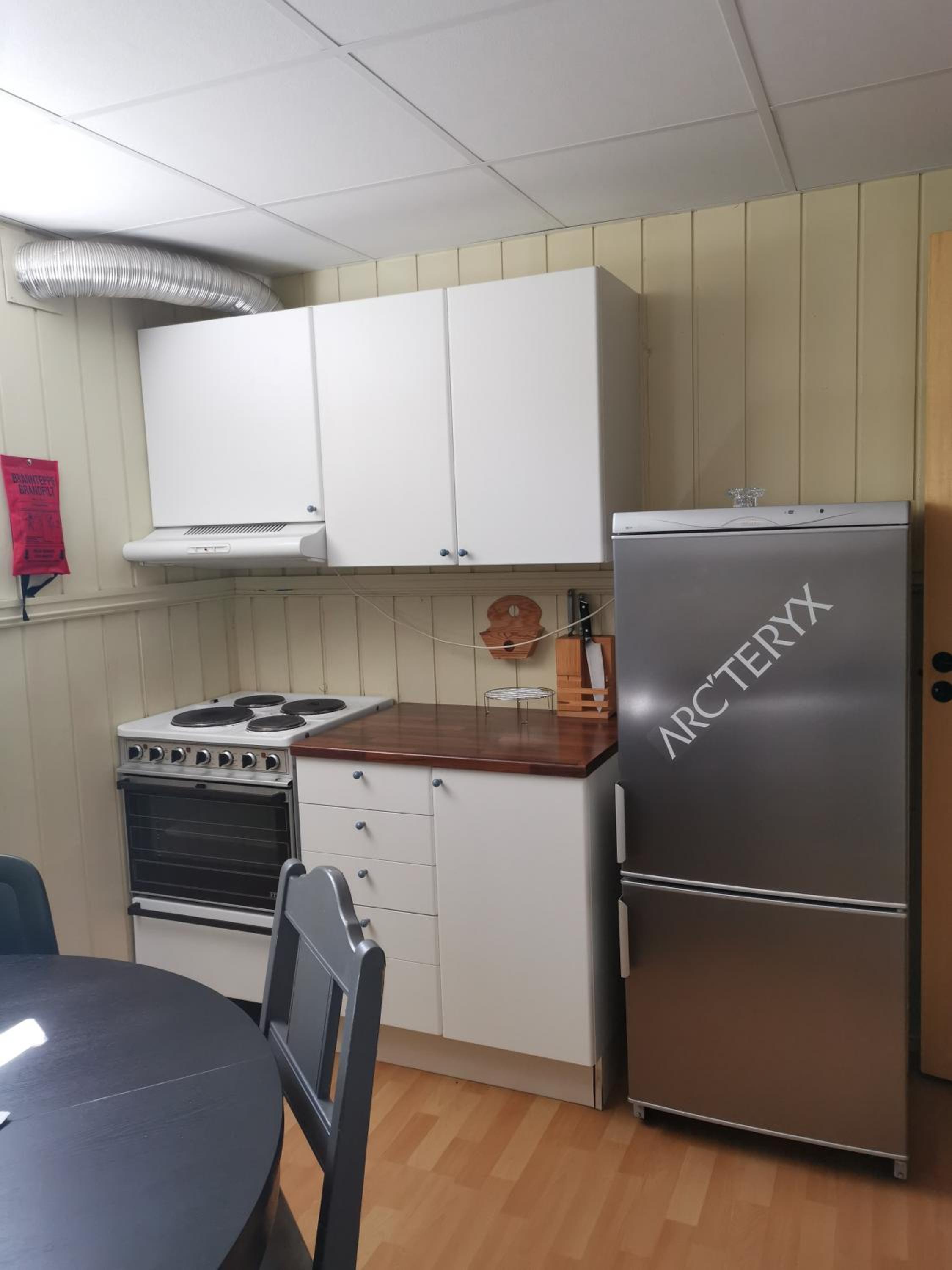 Two-Bedroom Apartment - Photo 2