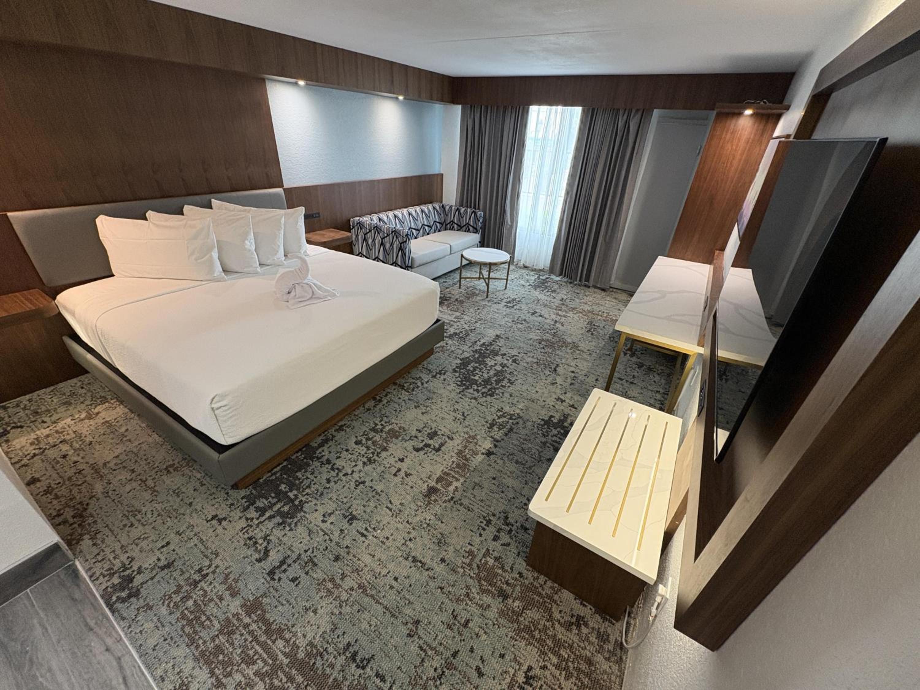 King Room with Sofa Bed - Non-Smoking