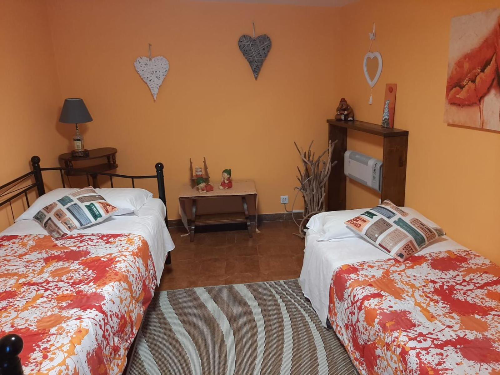 Twin Room - Photo 3