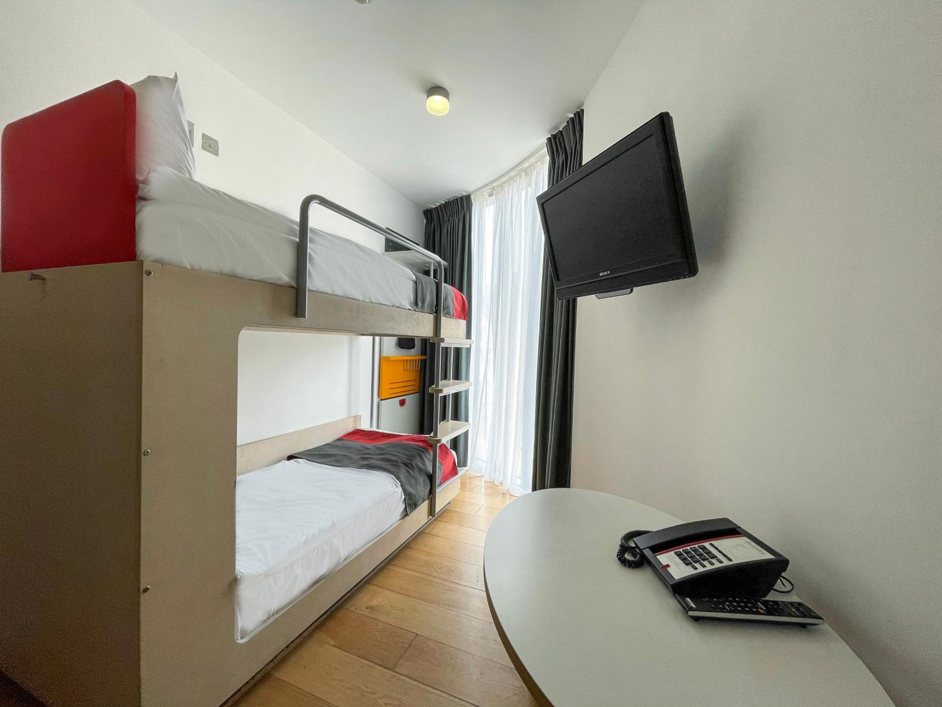Twin Room With Bunk Beds - Photo 7