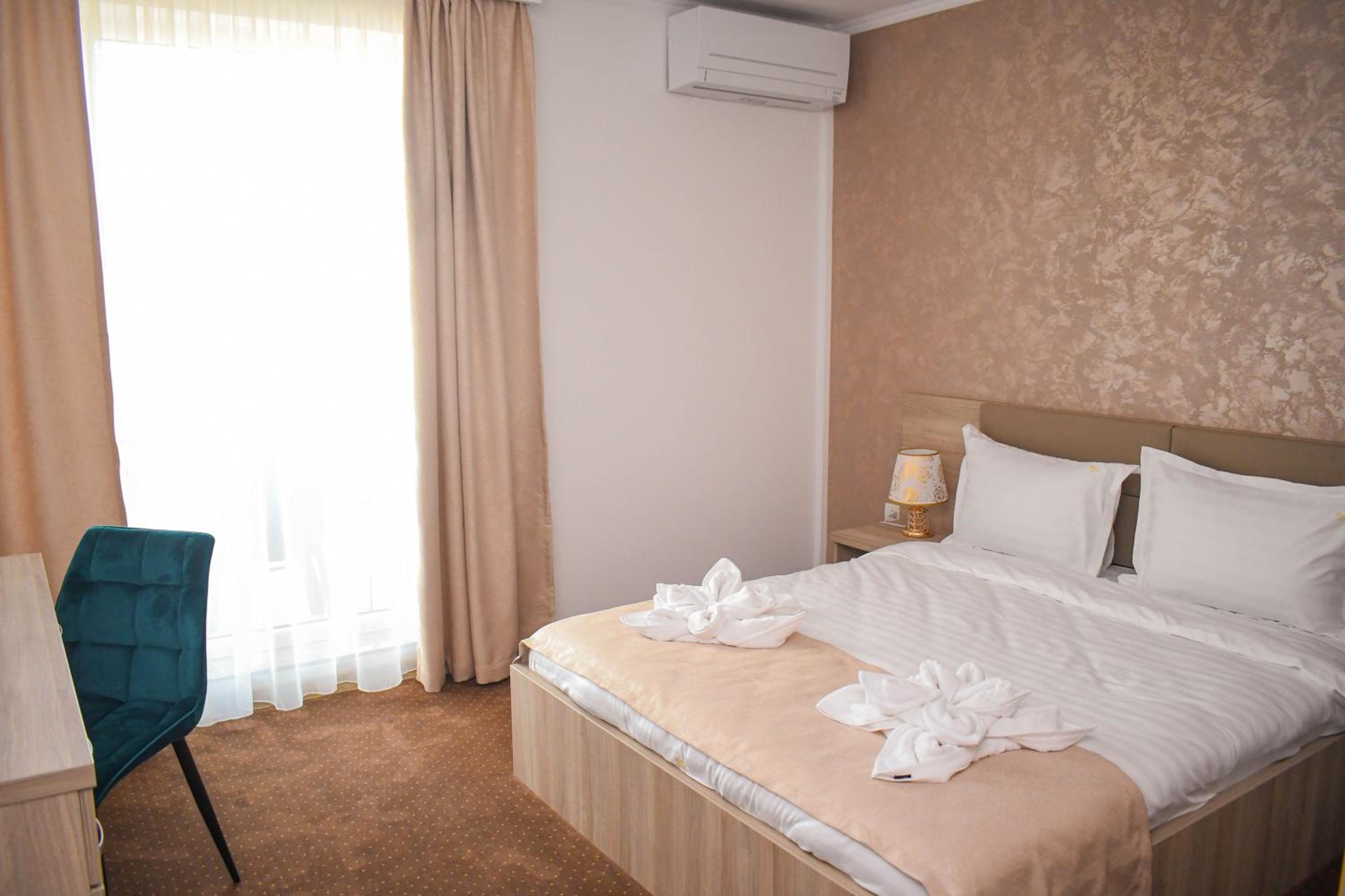 Deluxe Suite - Photo 1