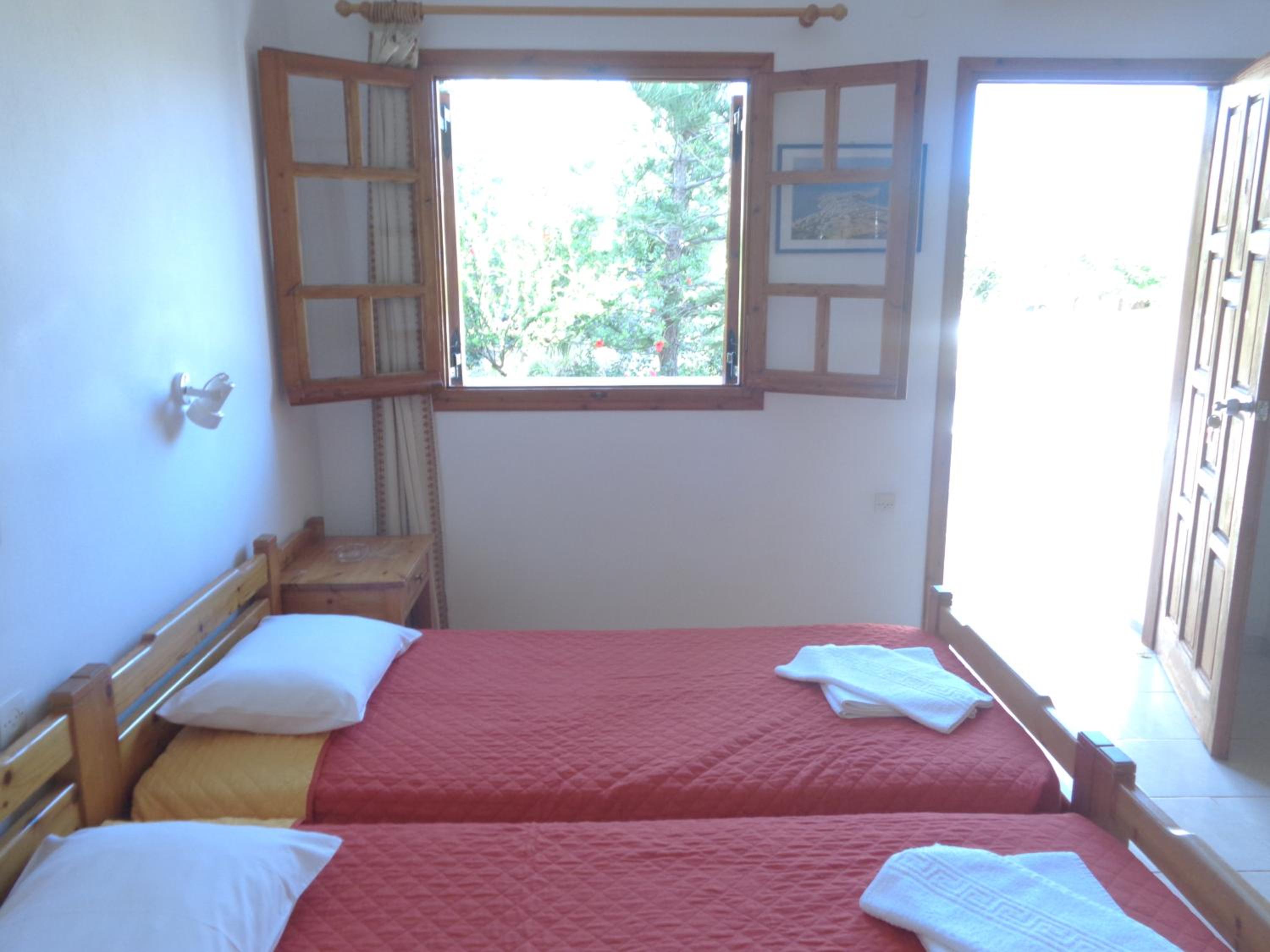 Standard Twin Room with Garden View