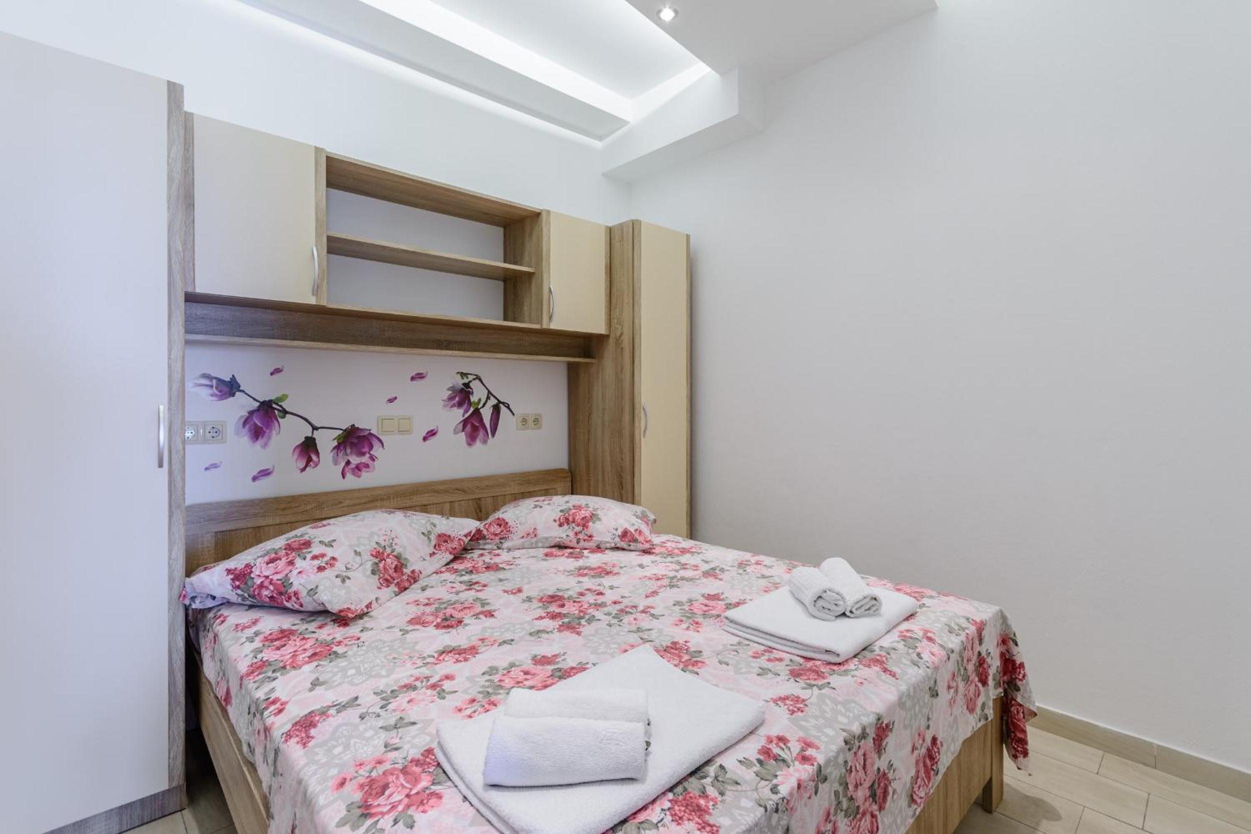 Standard One-Bedroom Apartment with Terrace and Sea View 