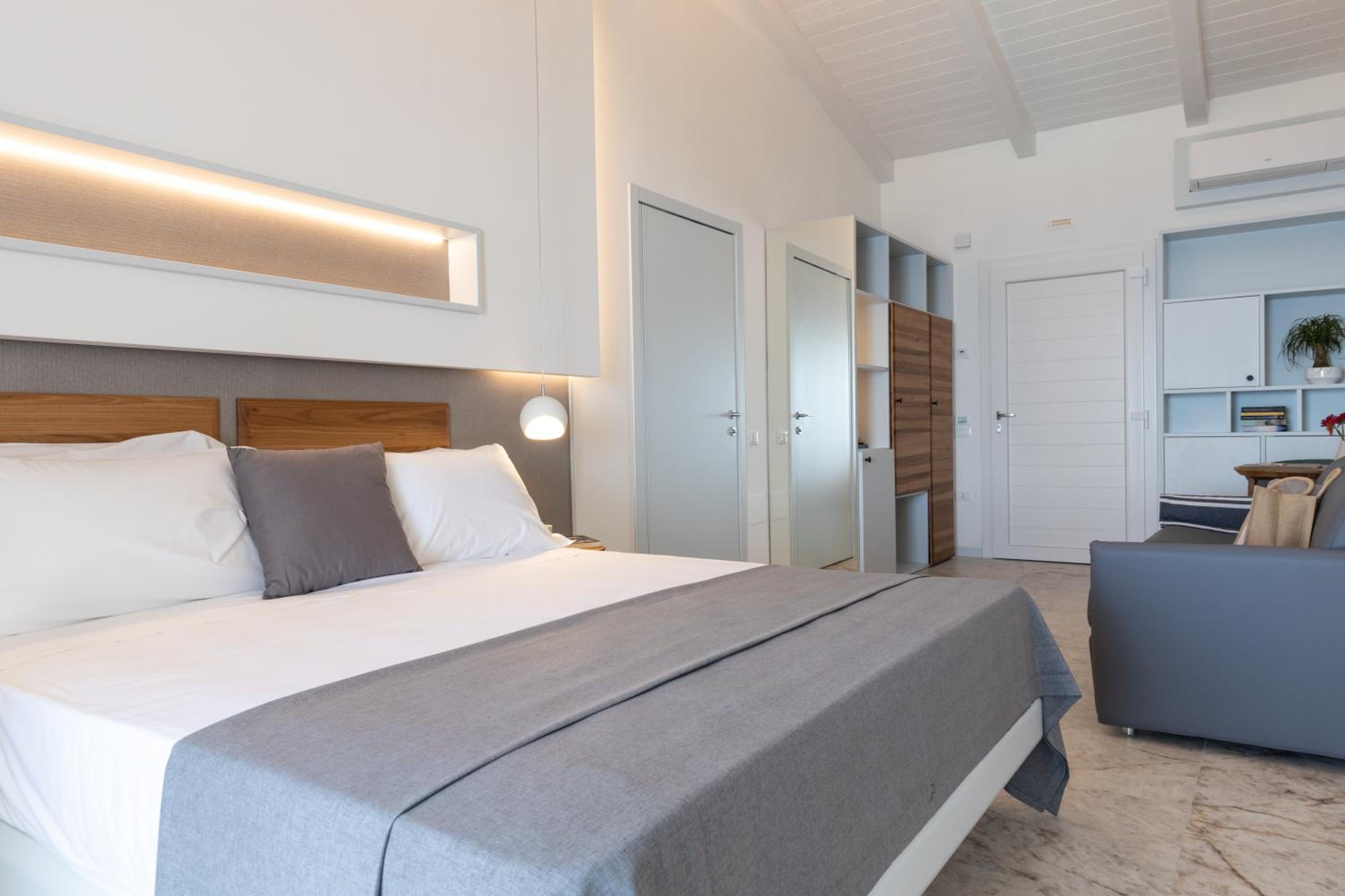 Double Room - Disability Access - Photo 8