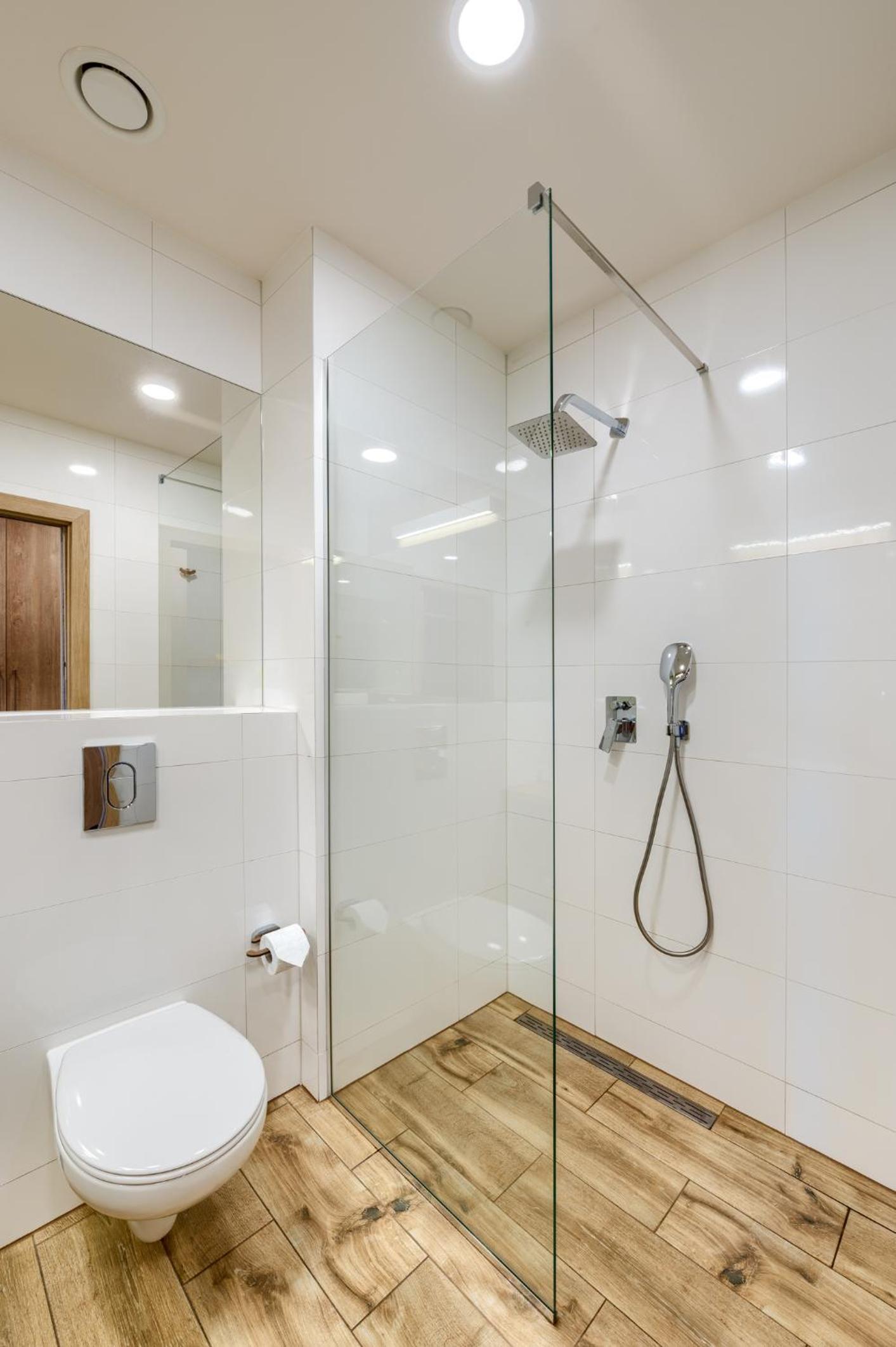 Deluxe Double Room with Balcony - Photo 5