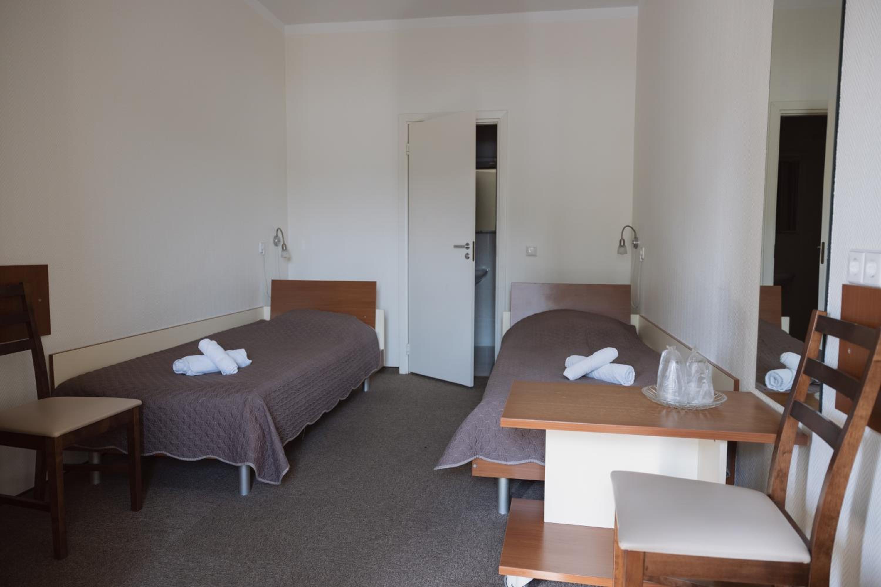 Twin Room - Photo 5