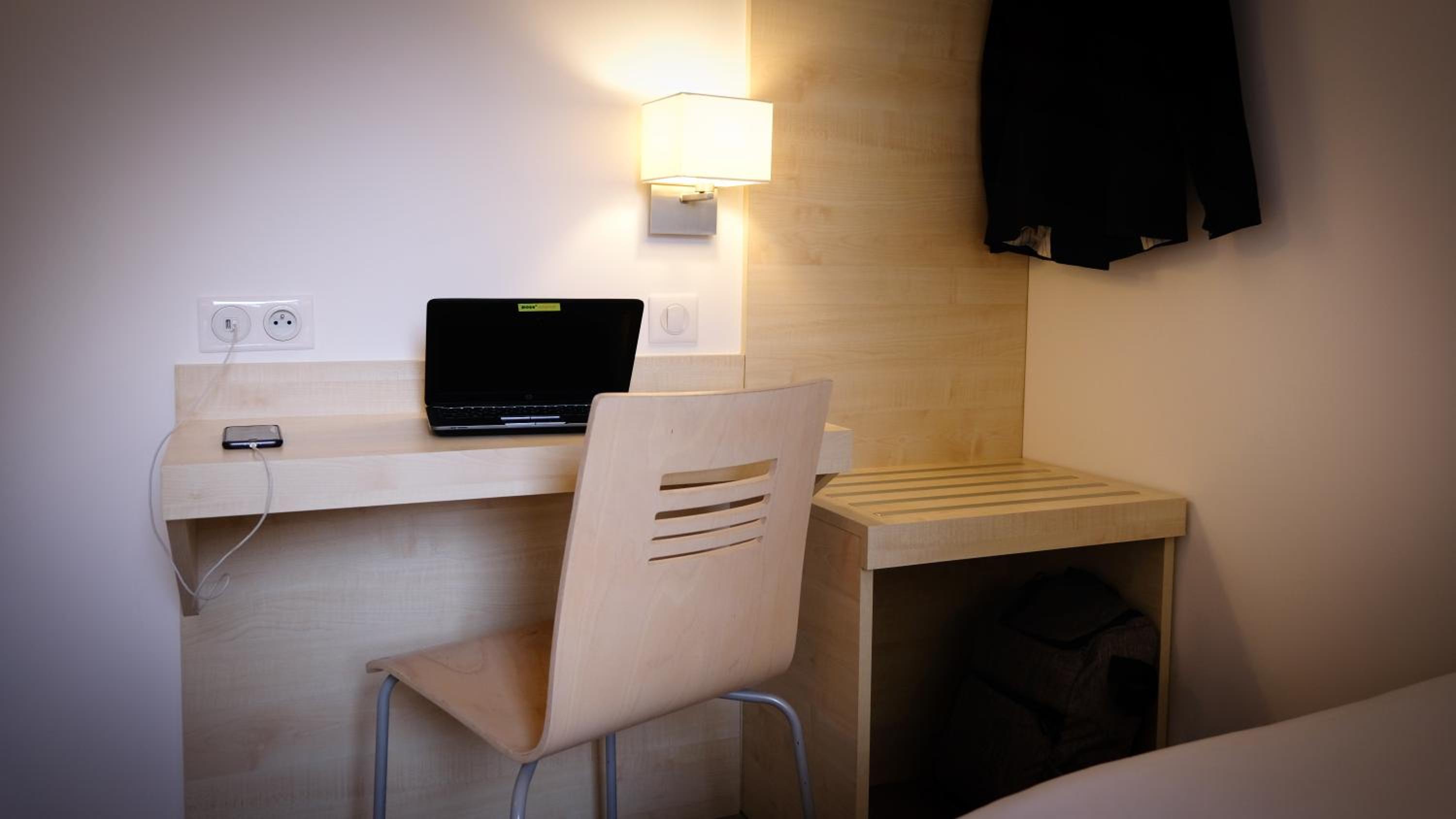 Twin Room - Photo 2