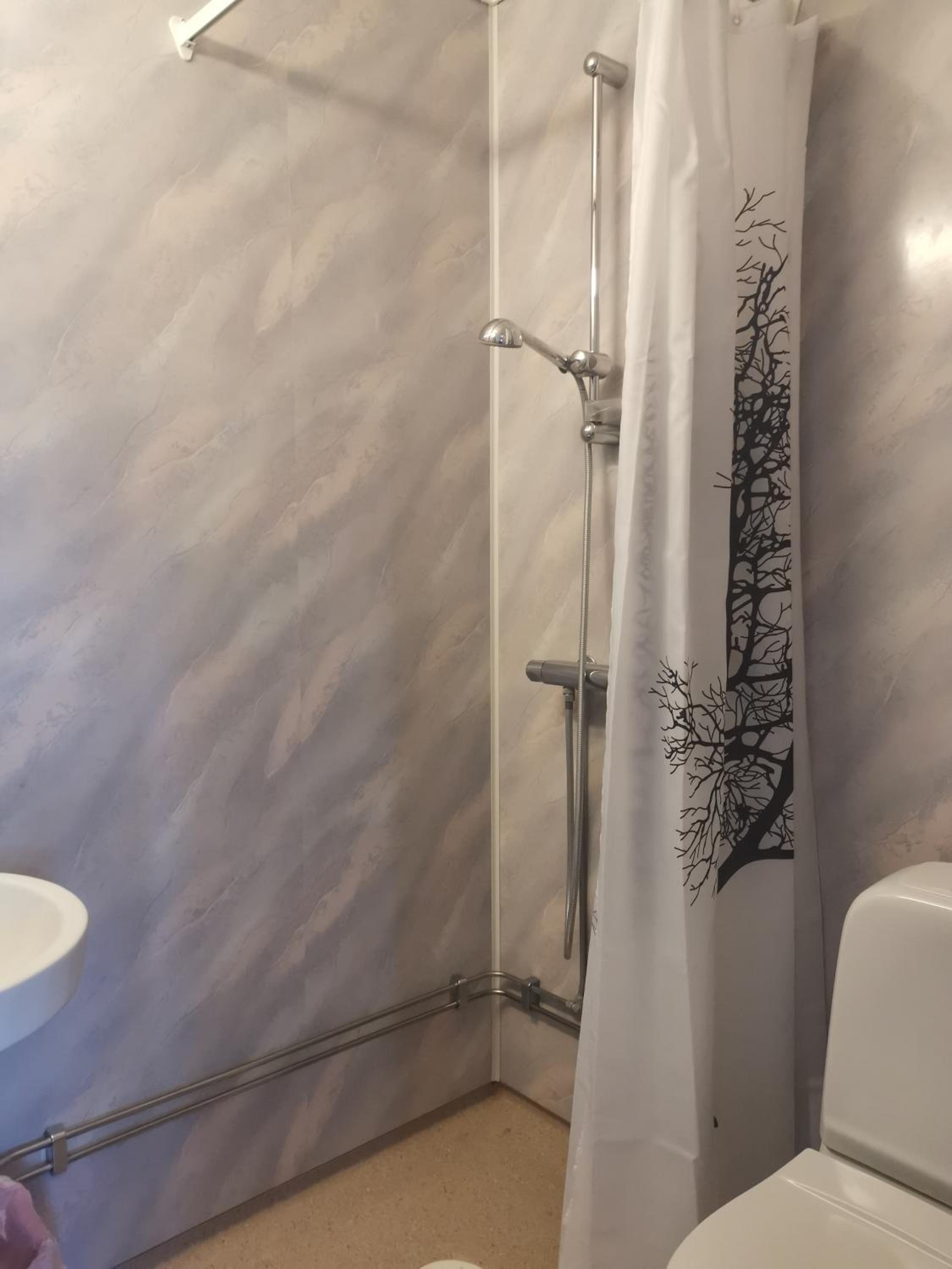 Quadruple Room with Private Bathroom - Photo 9