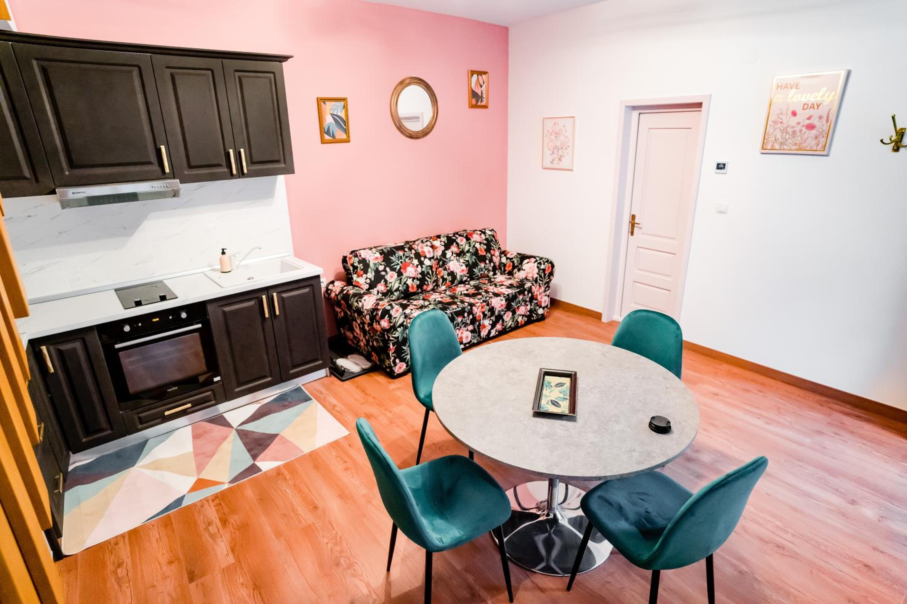 Deluxe Apartment - Photo 3