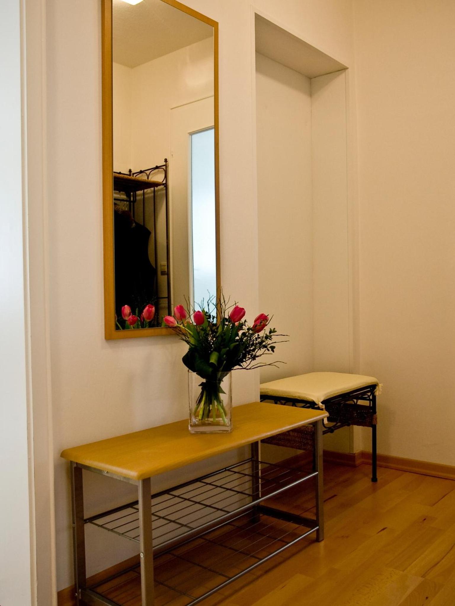 One-Bedroom Apartment photo 2