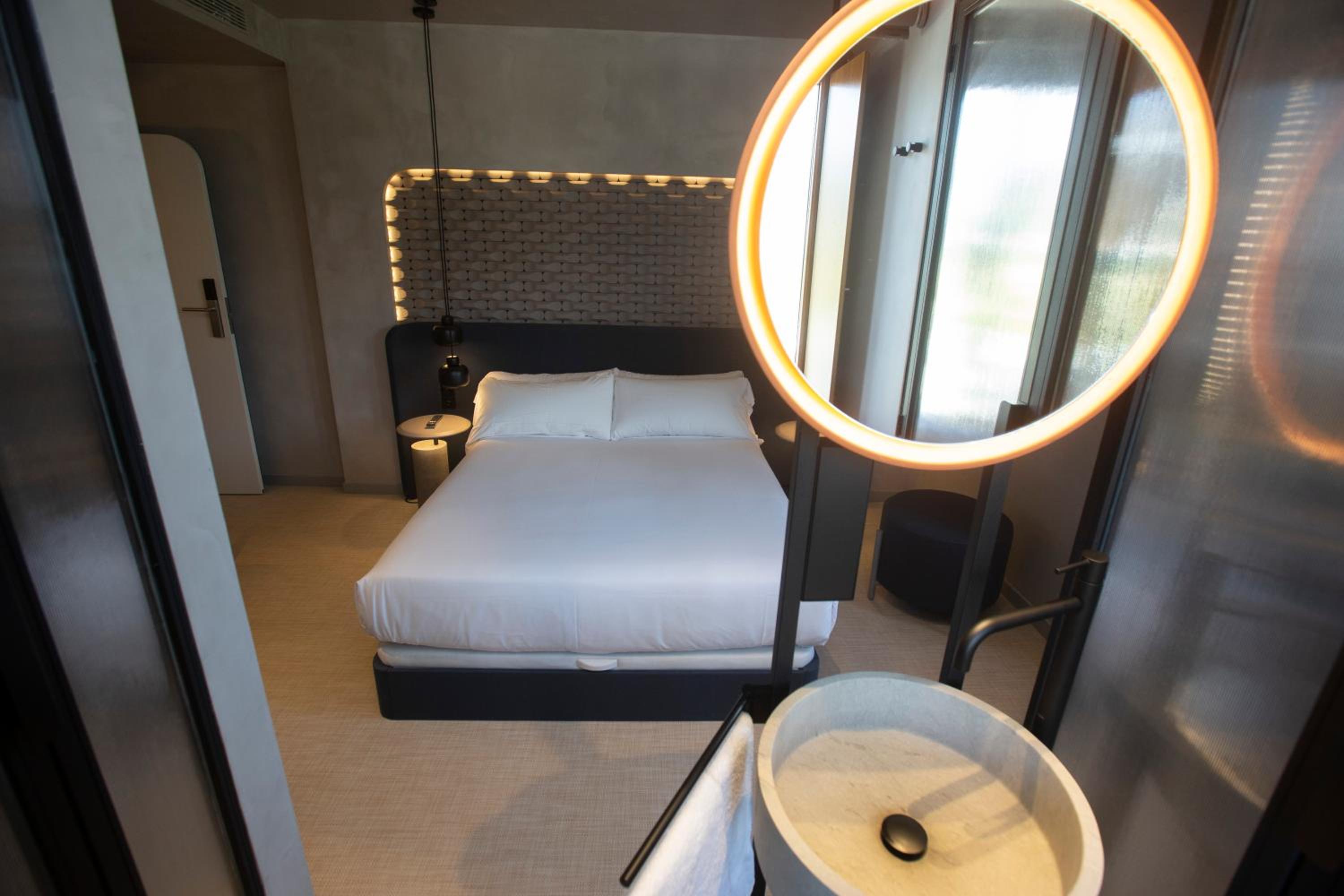 Deluxe Double Room - Photo 6