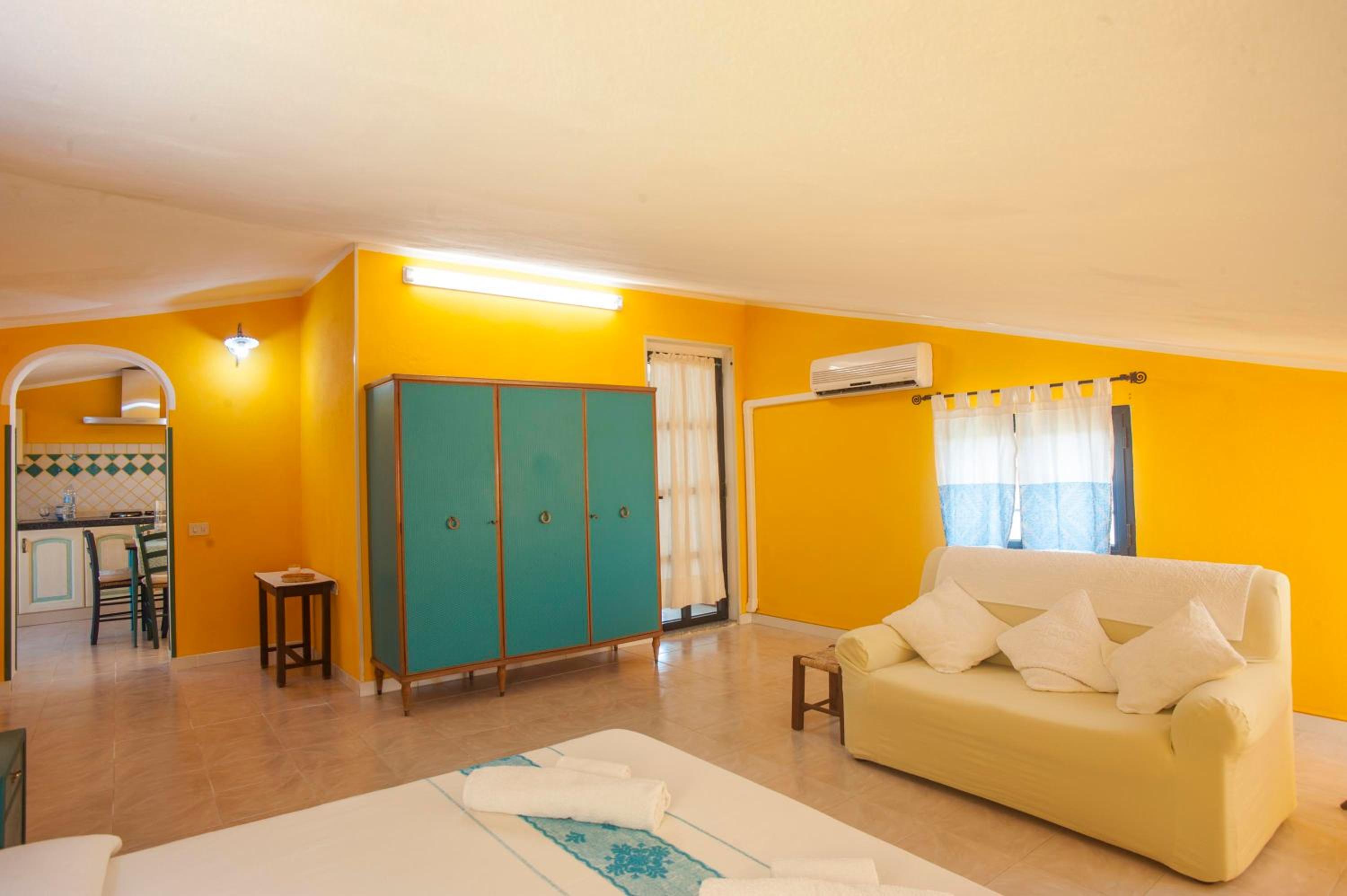 One-Bedroom House photo 1