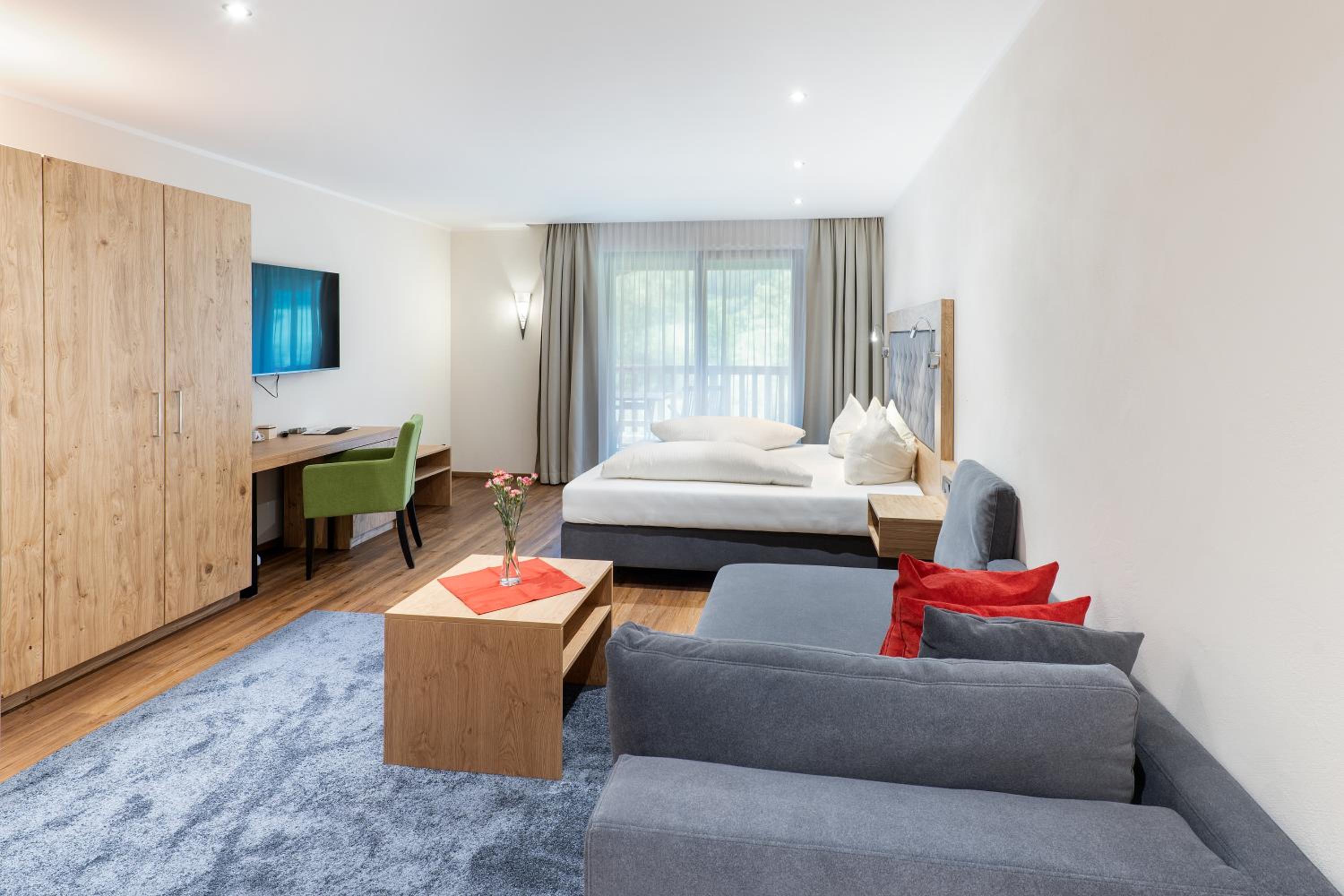 Junior Suite with Garden View photo 1