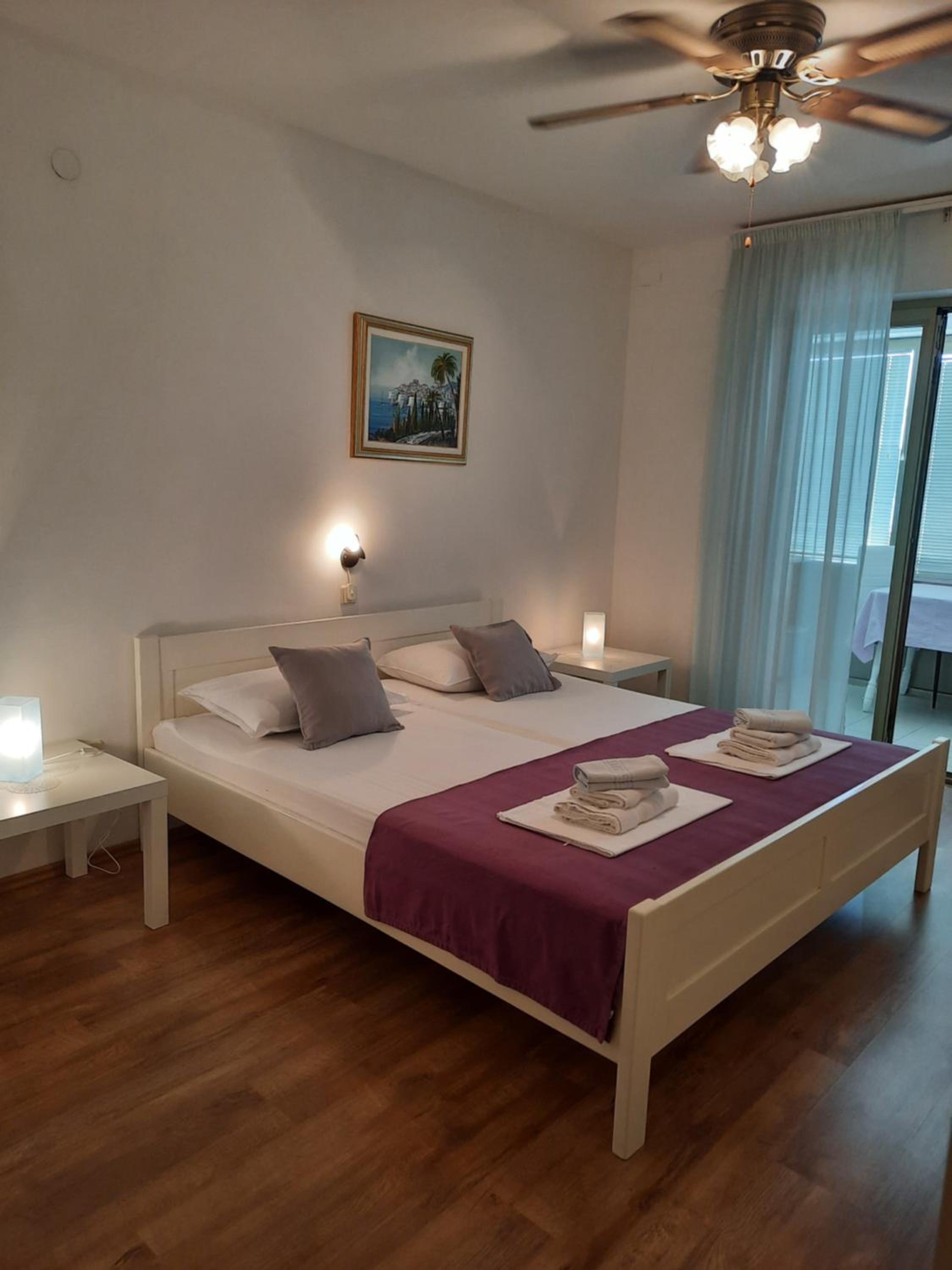 One-Bedroom Apartment with Balcony and Sea View photo 1