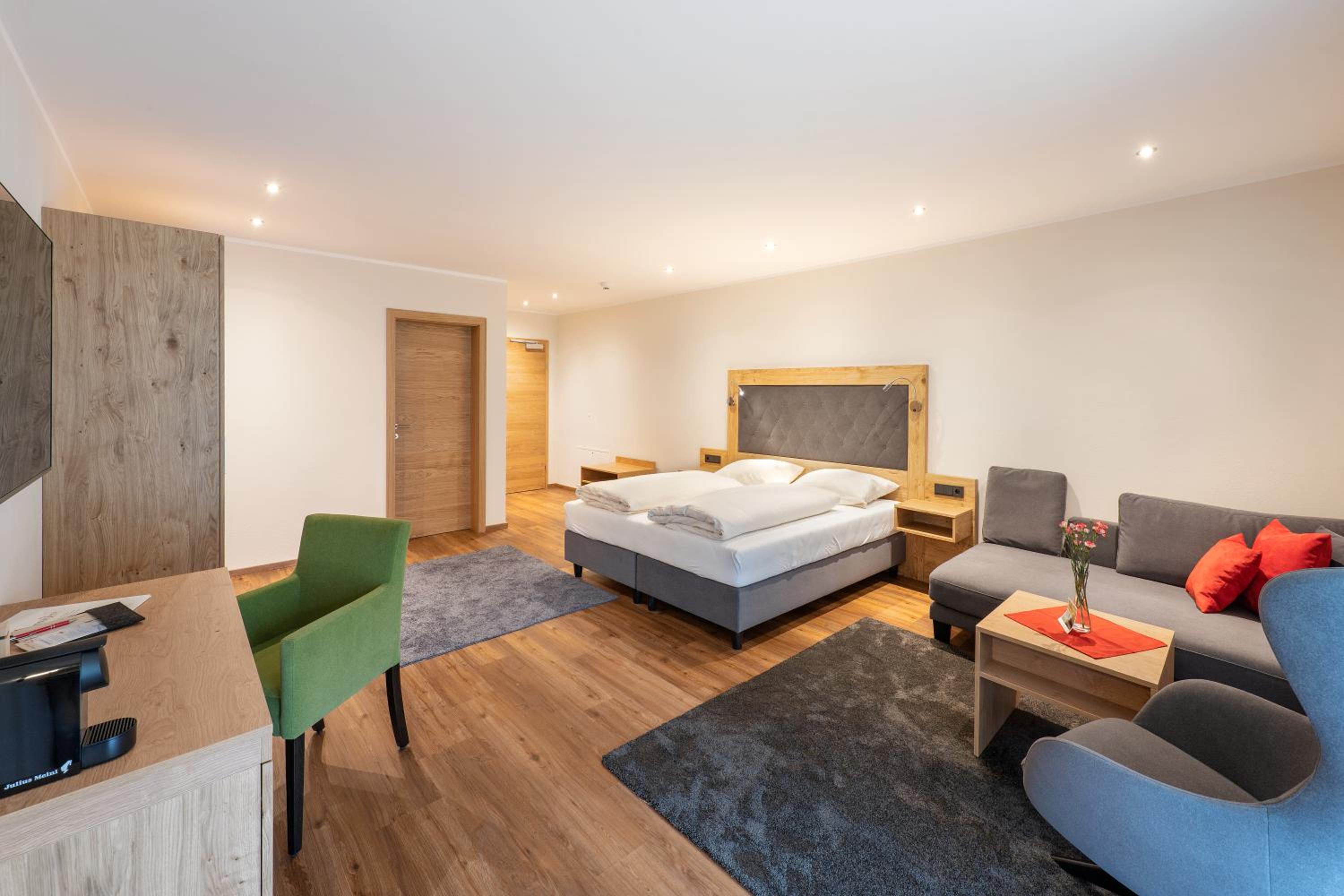 Junior Suite with Garden View photo 3