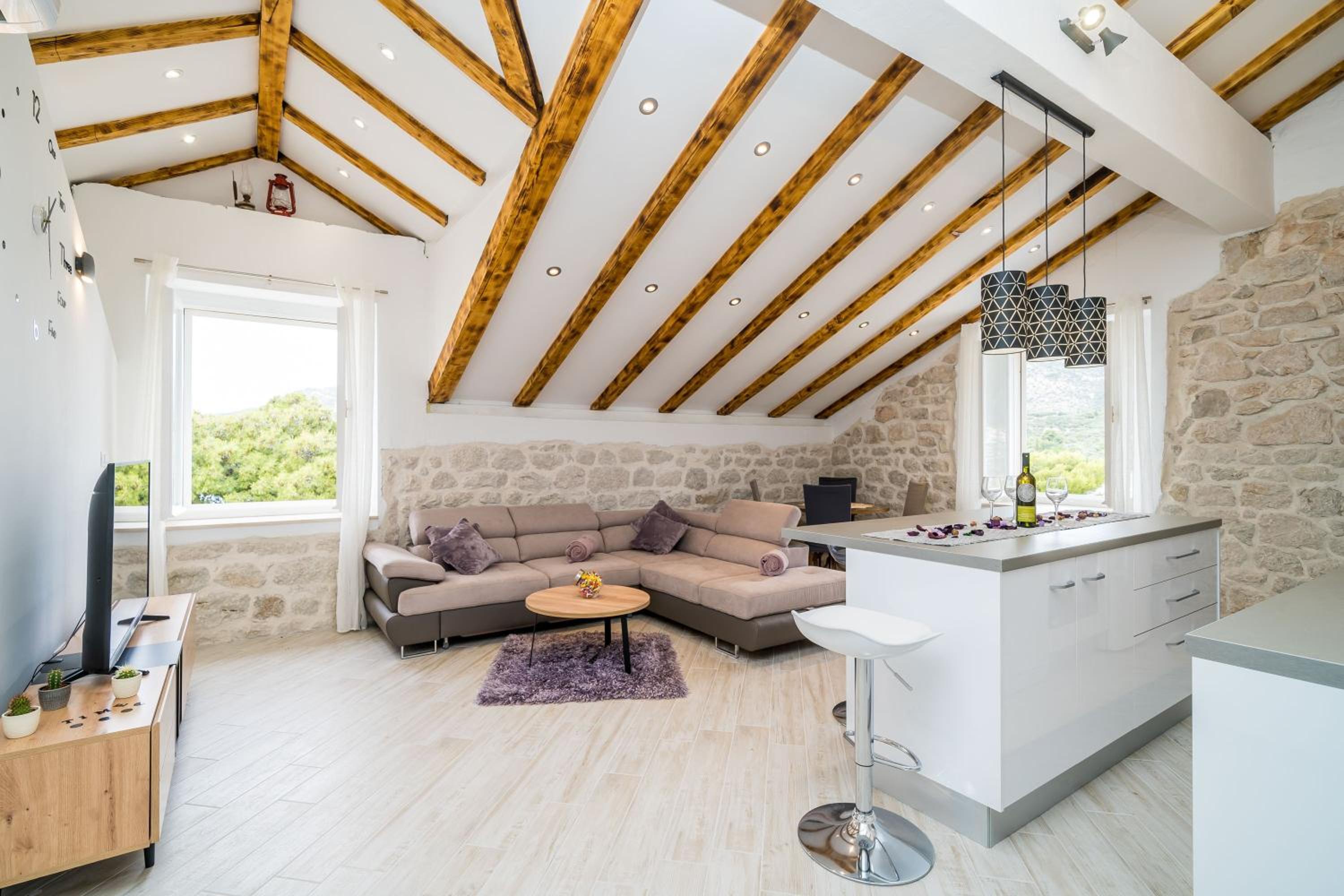 Three-Bedroom Villa with Terrace and Sea View photo 1