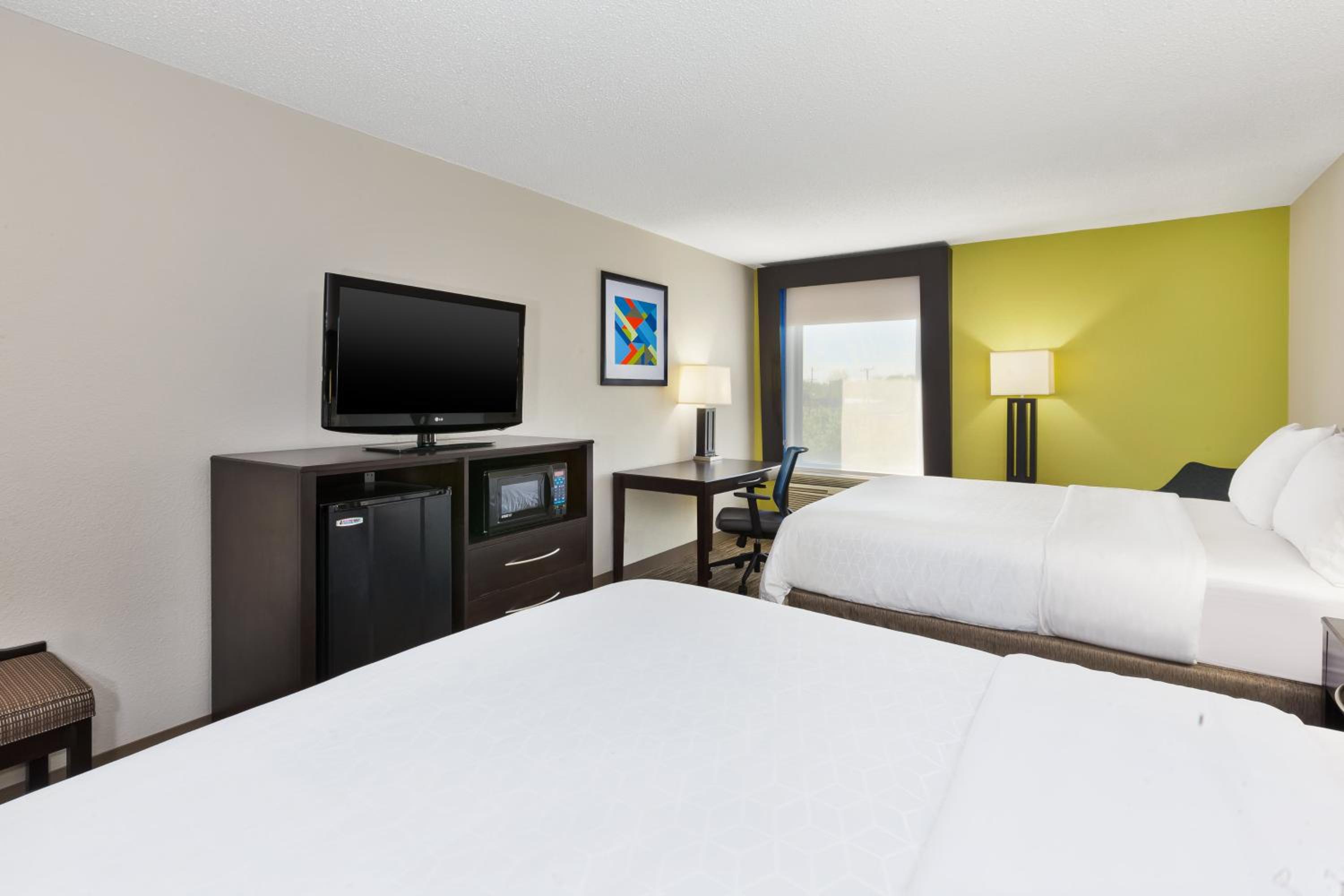 Standard Queen Room with Two Queen Beds - Photo 1