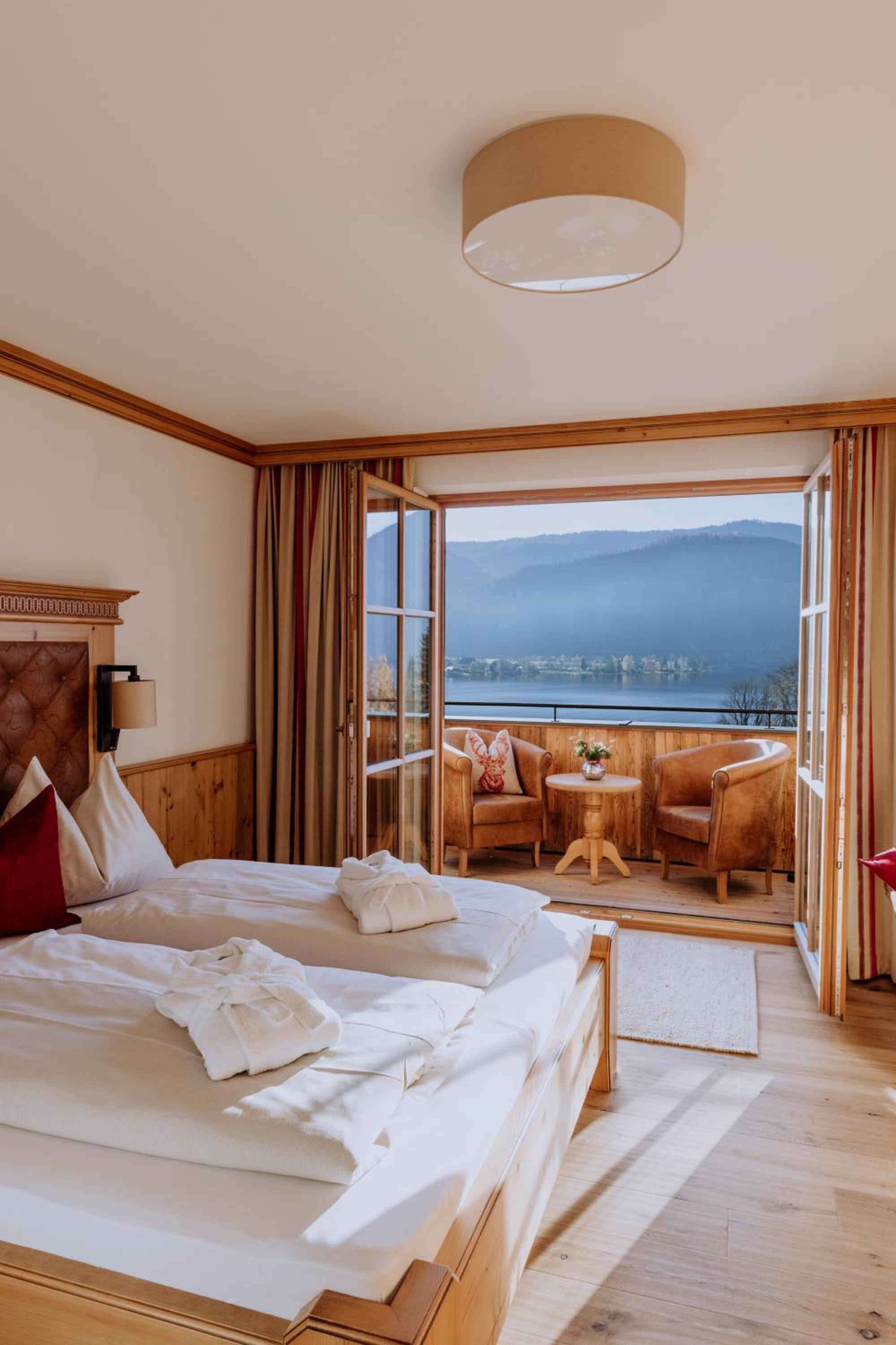 Double Room with Lake View photo 1