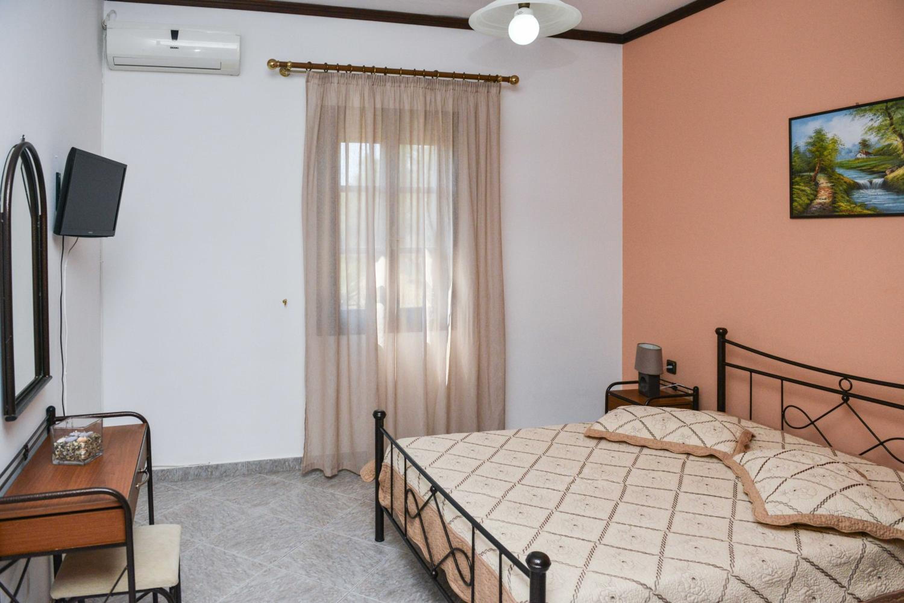 Two-Bedroom Apartment - Photo 5