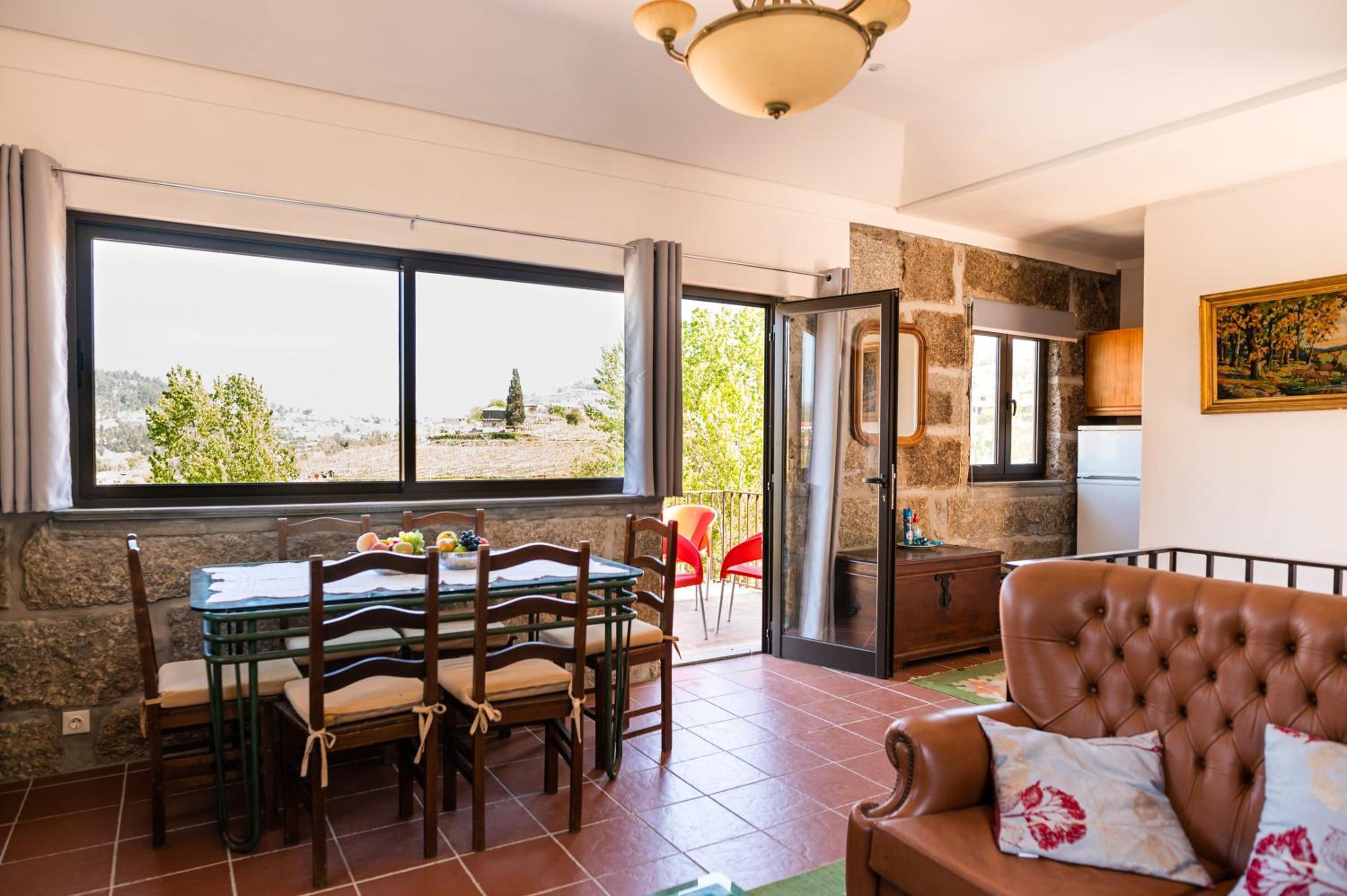 Five-Bedroom Villa photo 1
