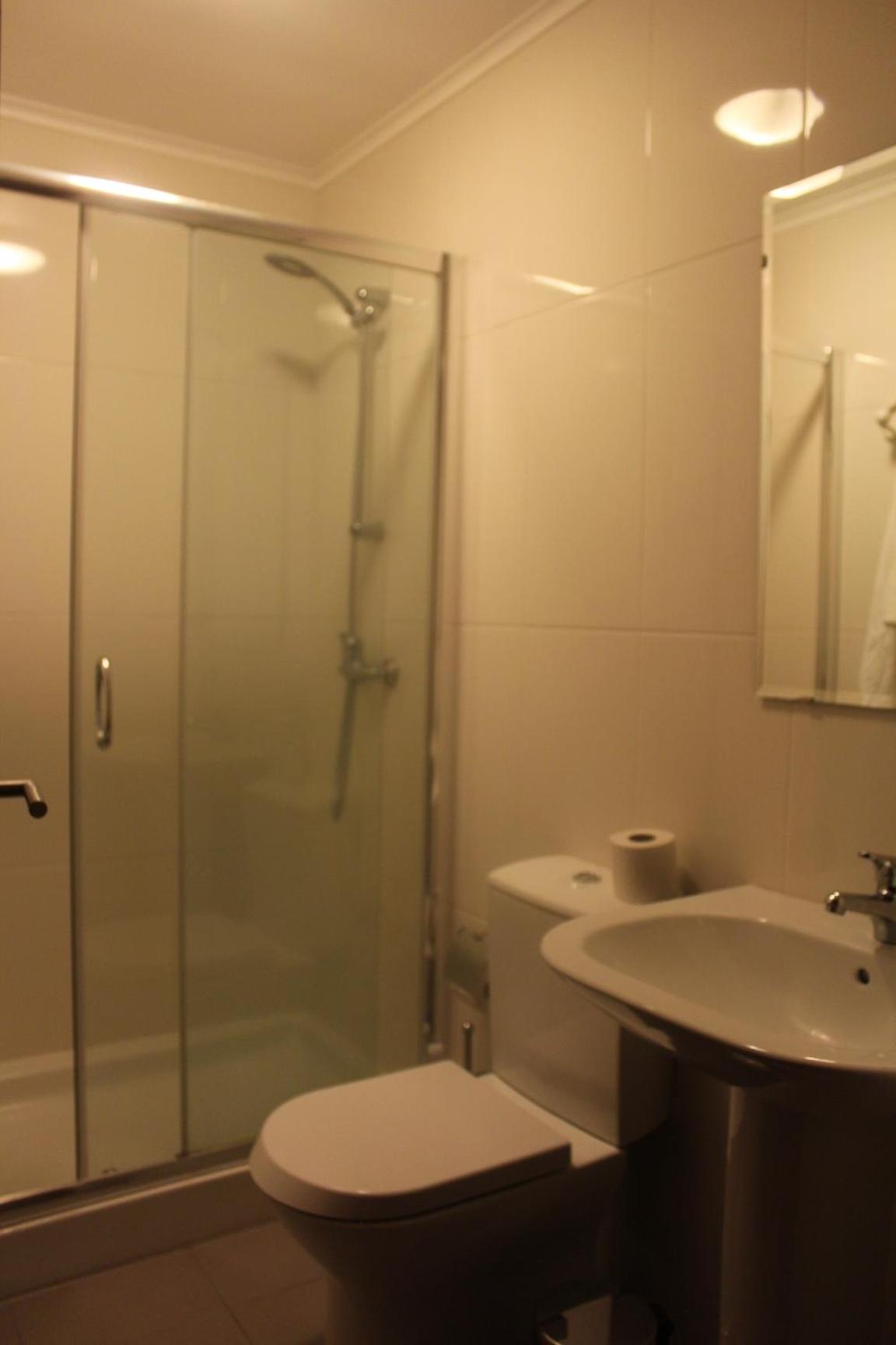 Deluxe Room - Photo 10
