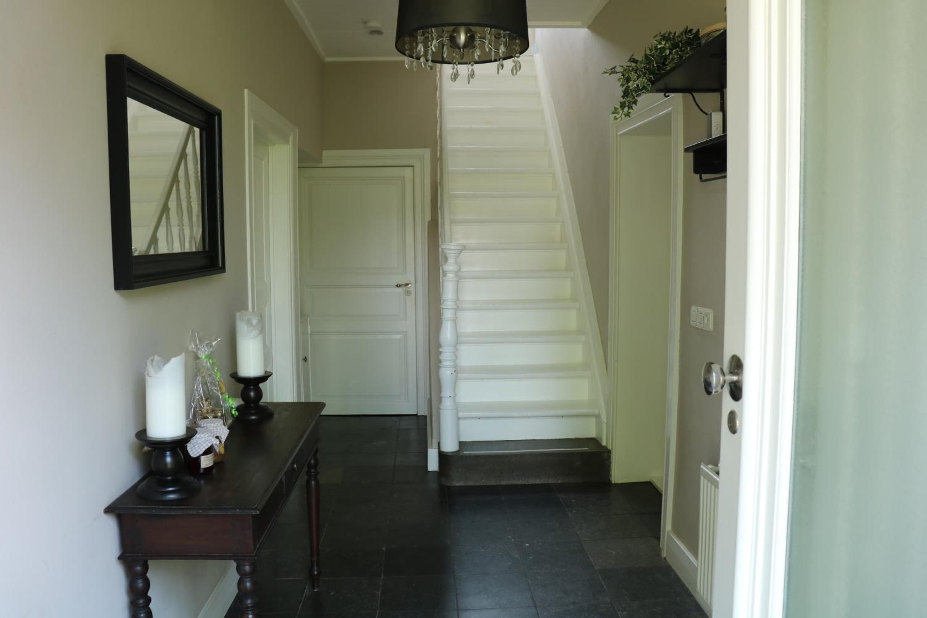 Large Double Room - Photo 11