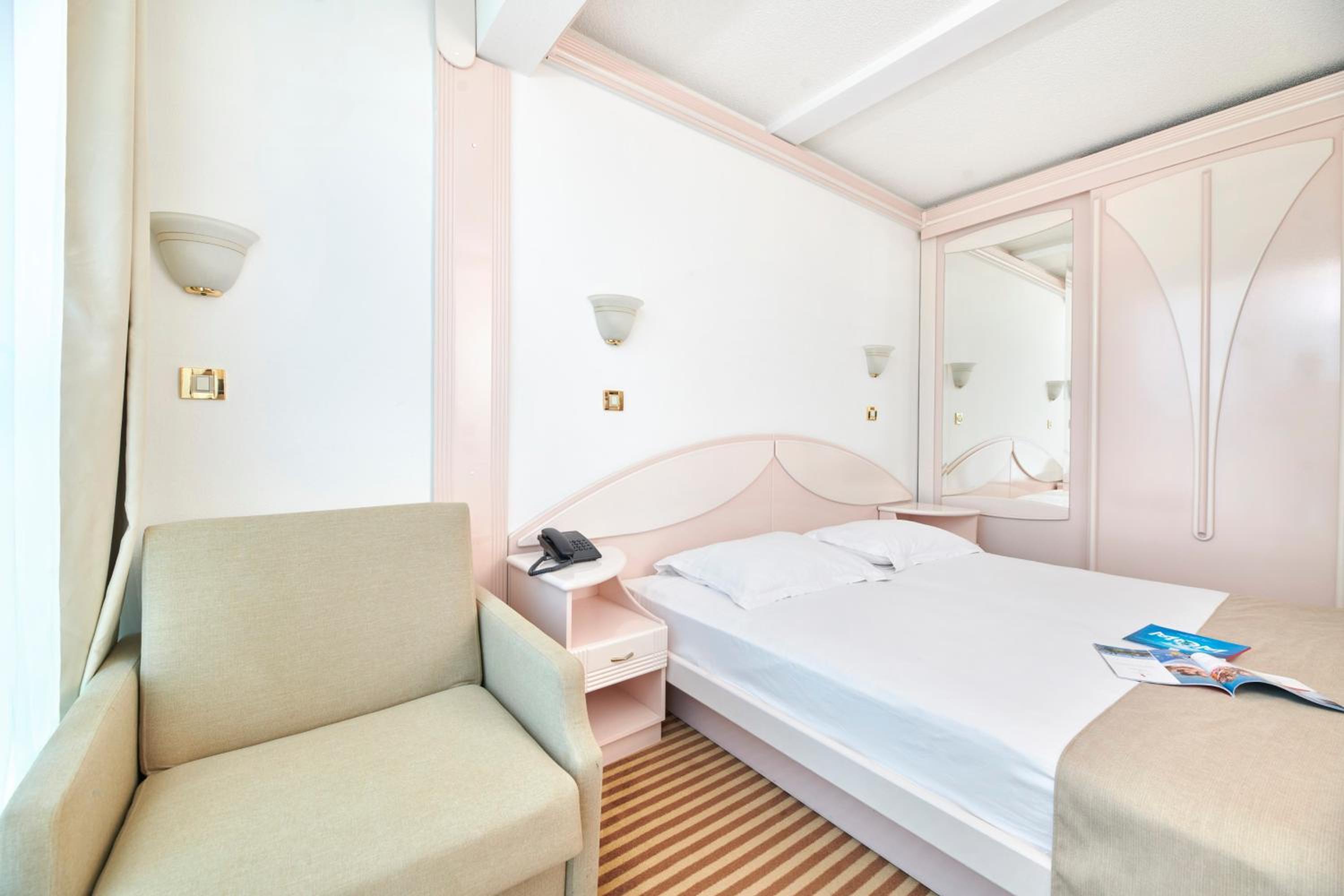 Classic Room - Sea Side - Photo 3