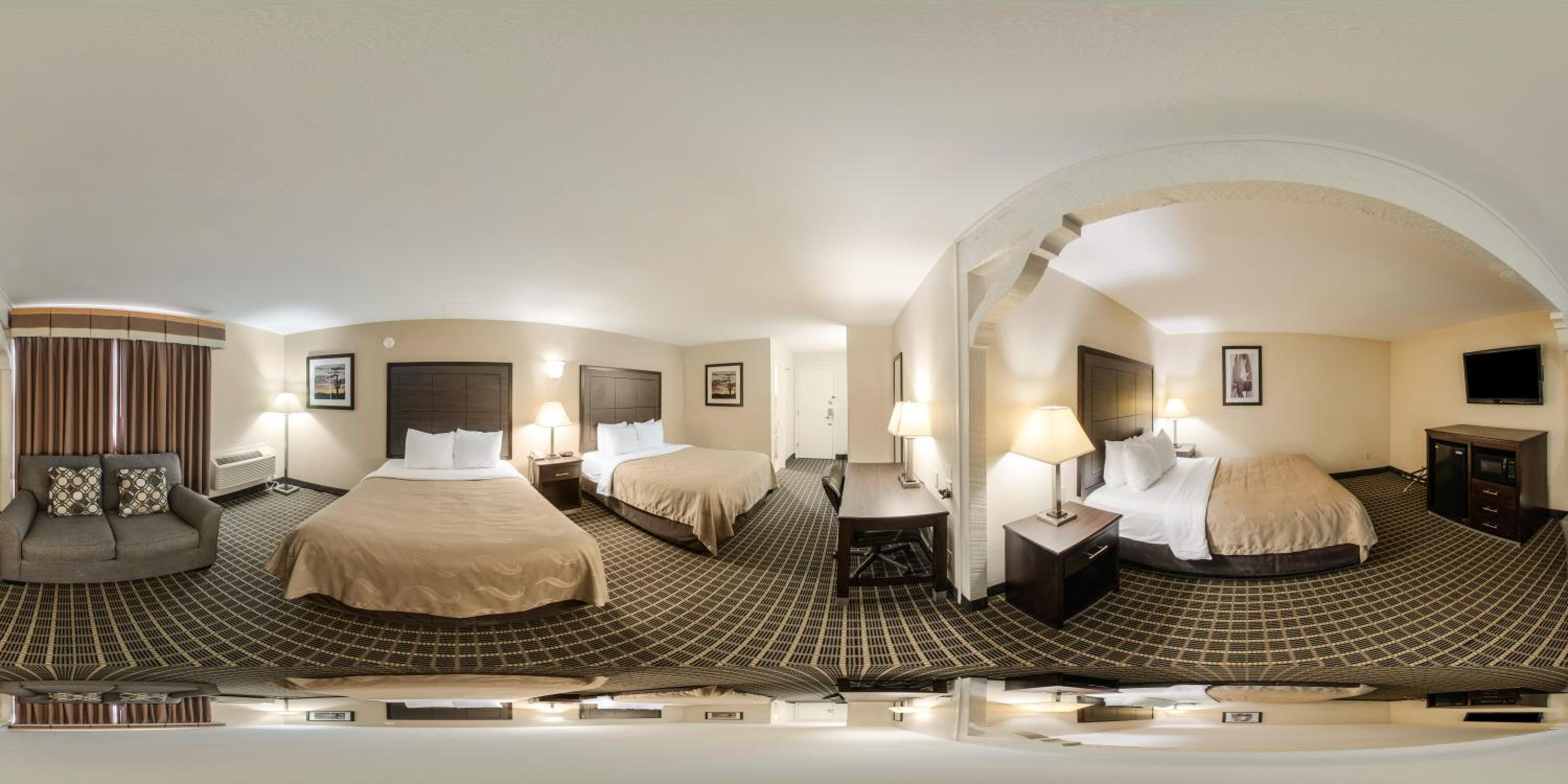 Standard Queen Room with Three Queen Beds - Non Smoking photo 1