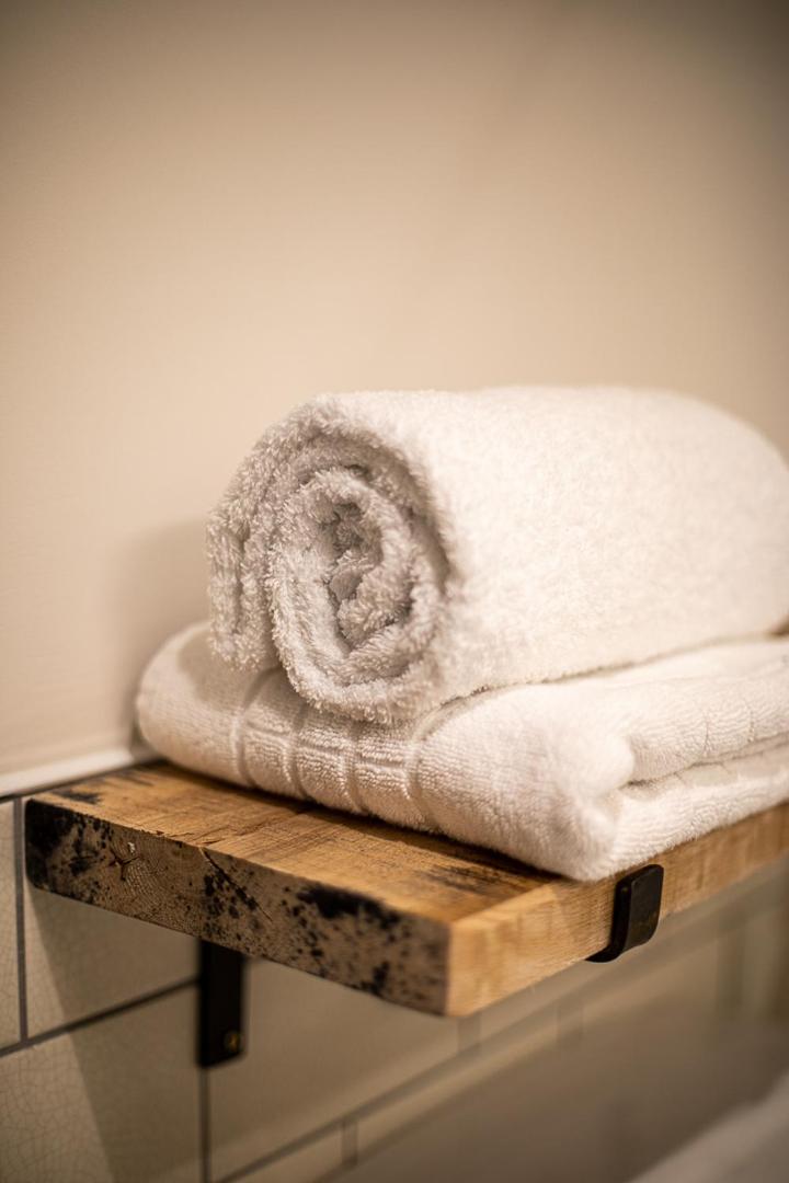 Double or Twin Room with Private Bathroom - Photo 7