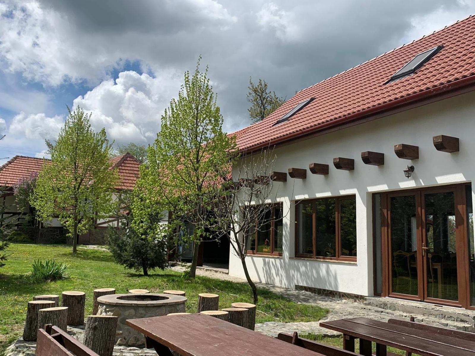 Villa photo 2