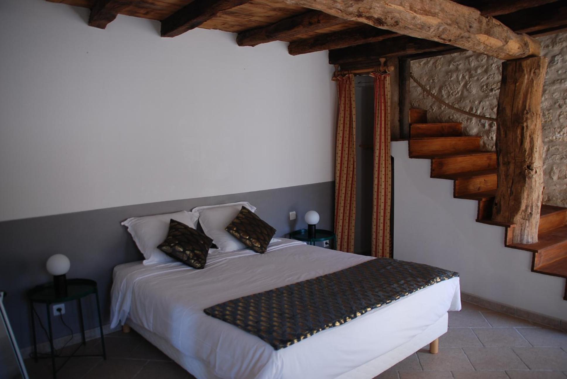 Queen Room with Garden View