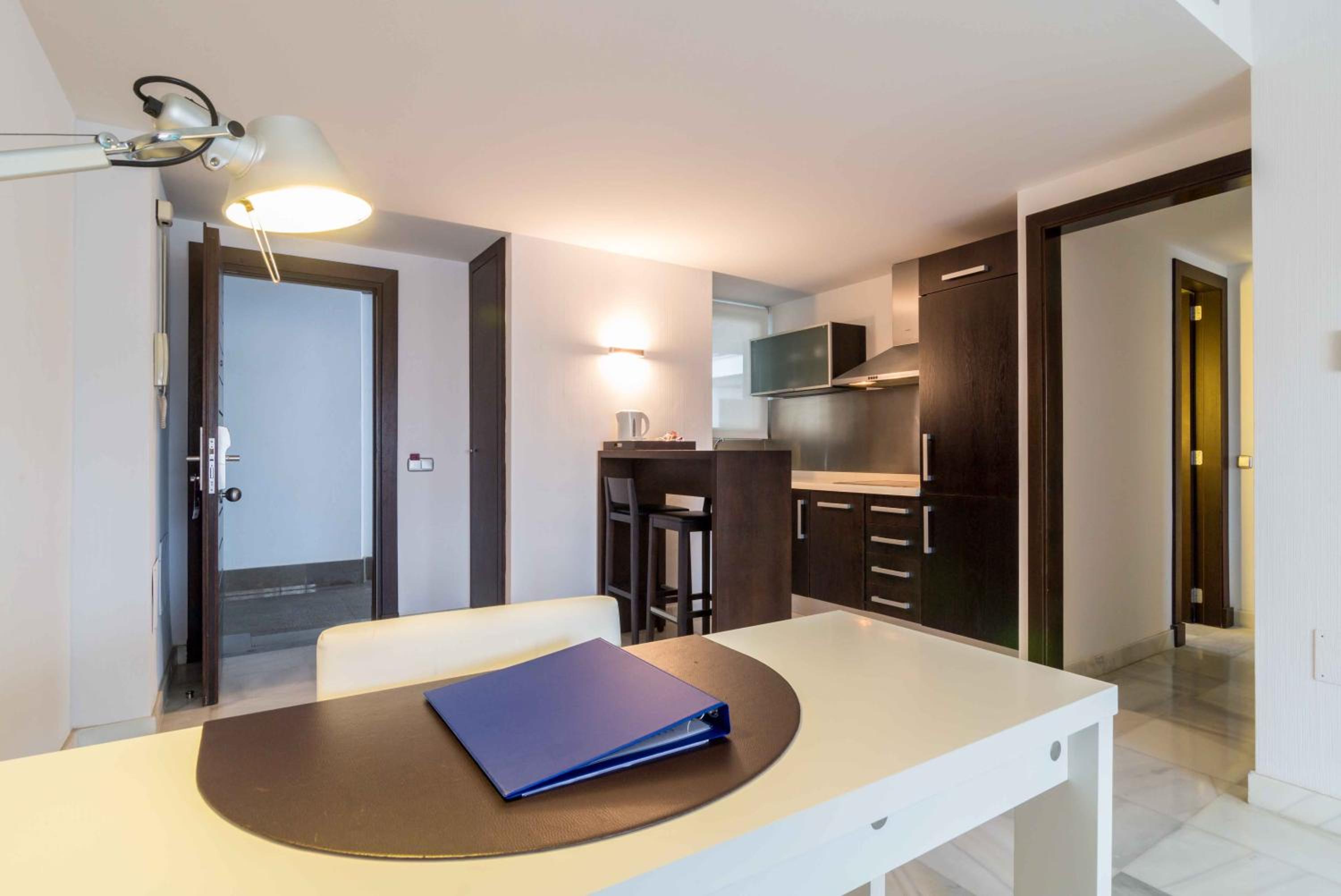 One-Bedroom Apartment - Photo 7