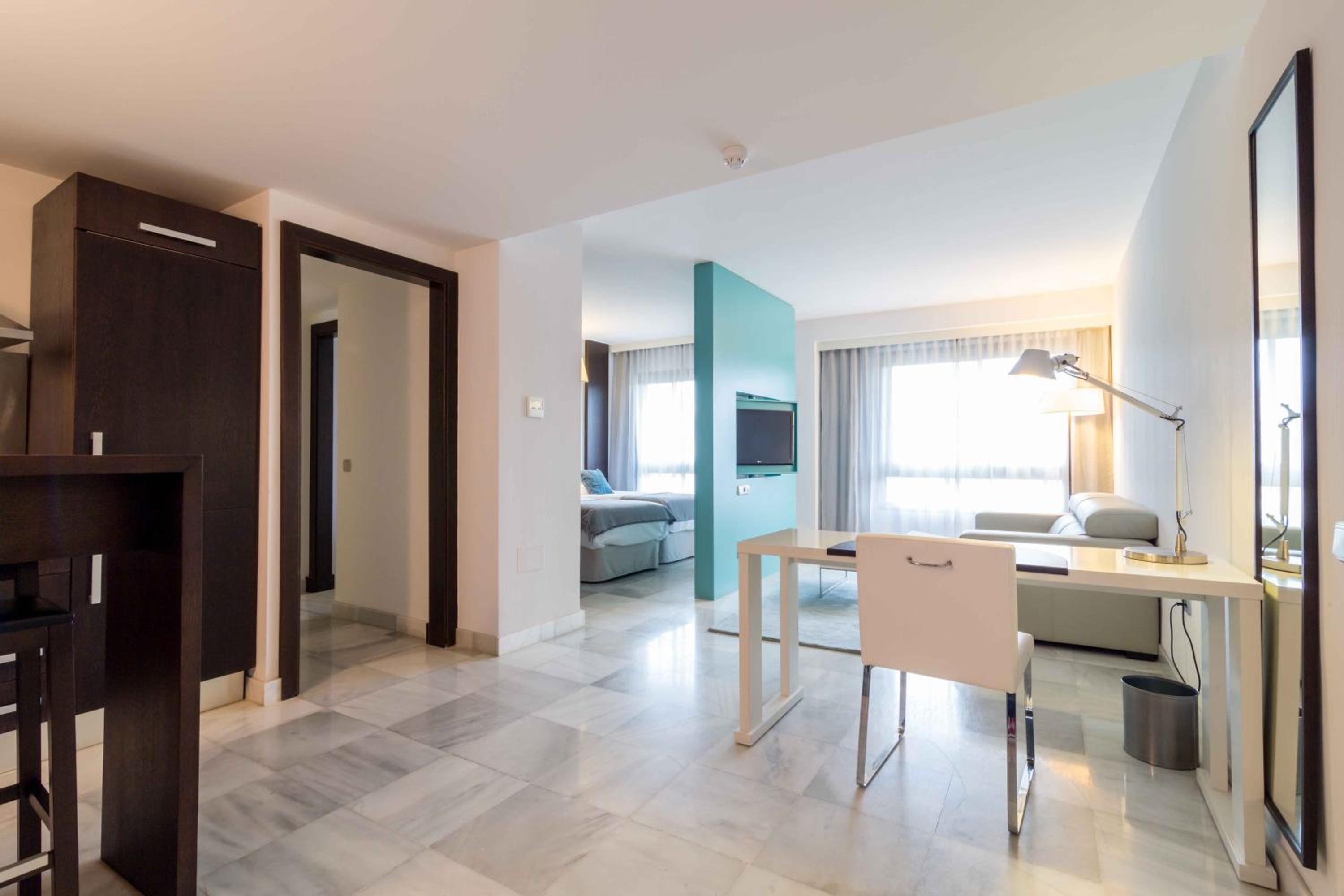 One-Bedroom Apartment - Photo 4