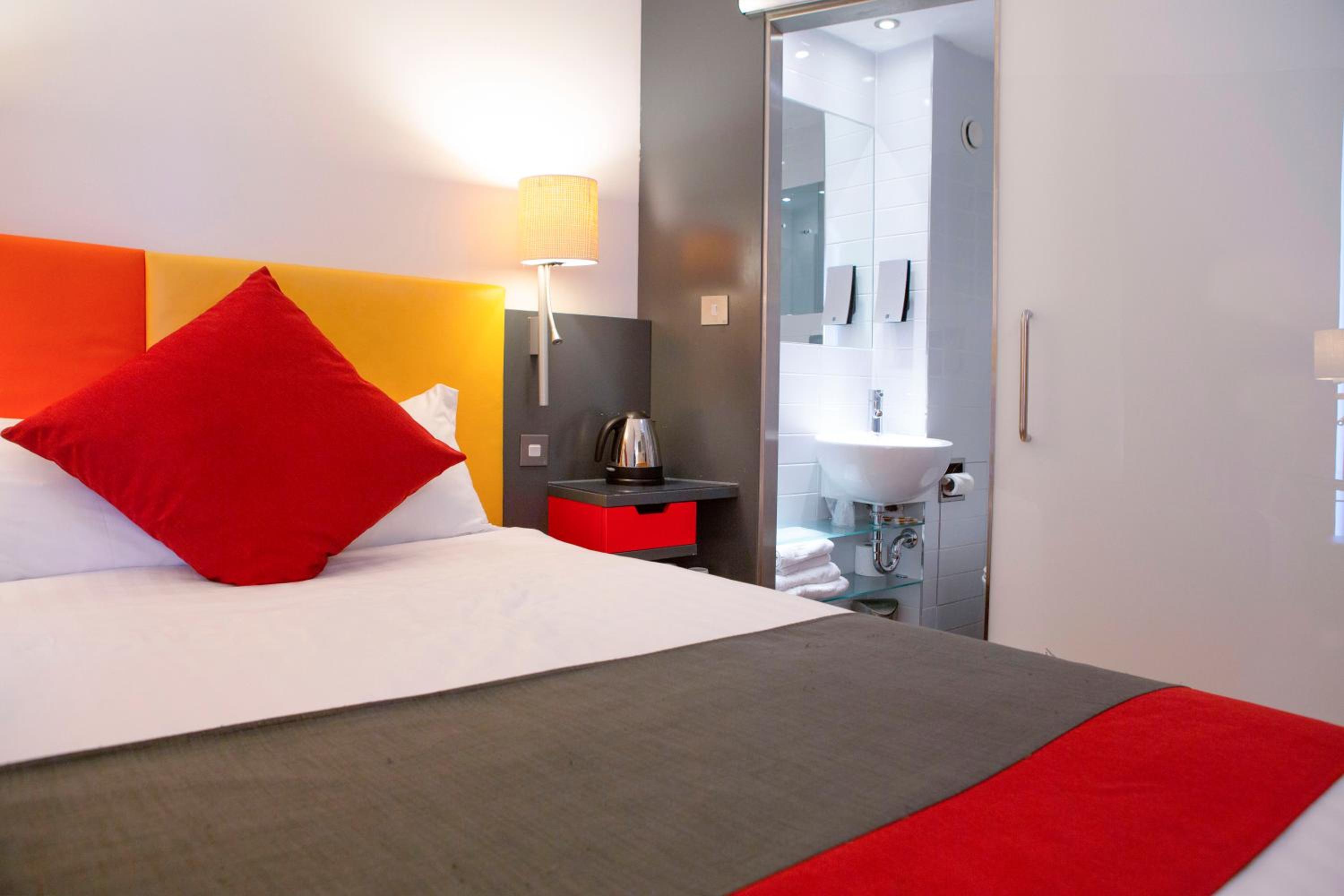 Double Room - Photo 3