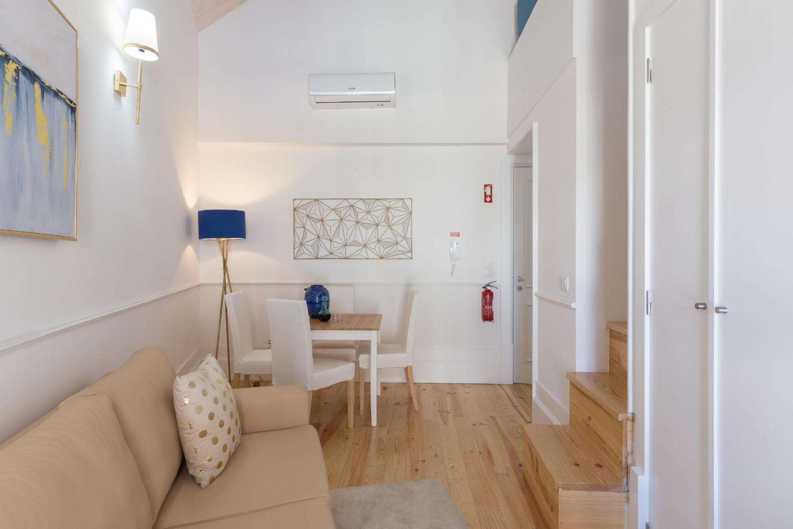 Mezzanine with Balcony - F - Photo 17