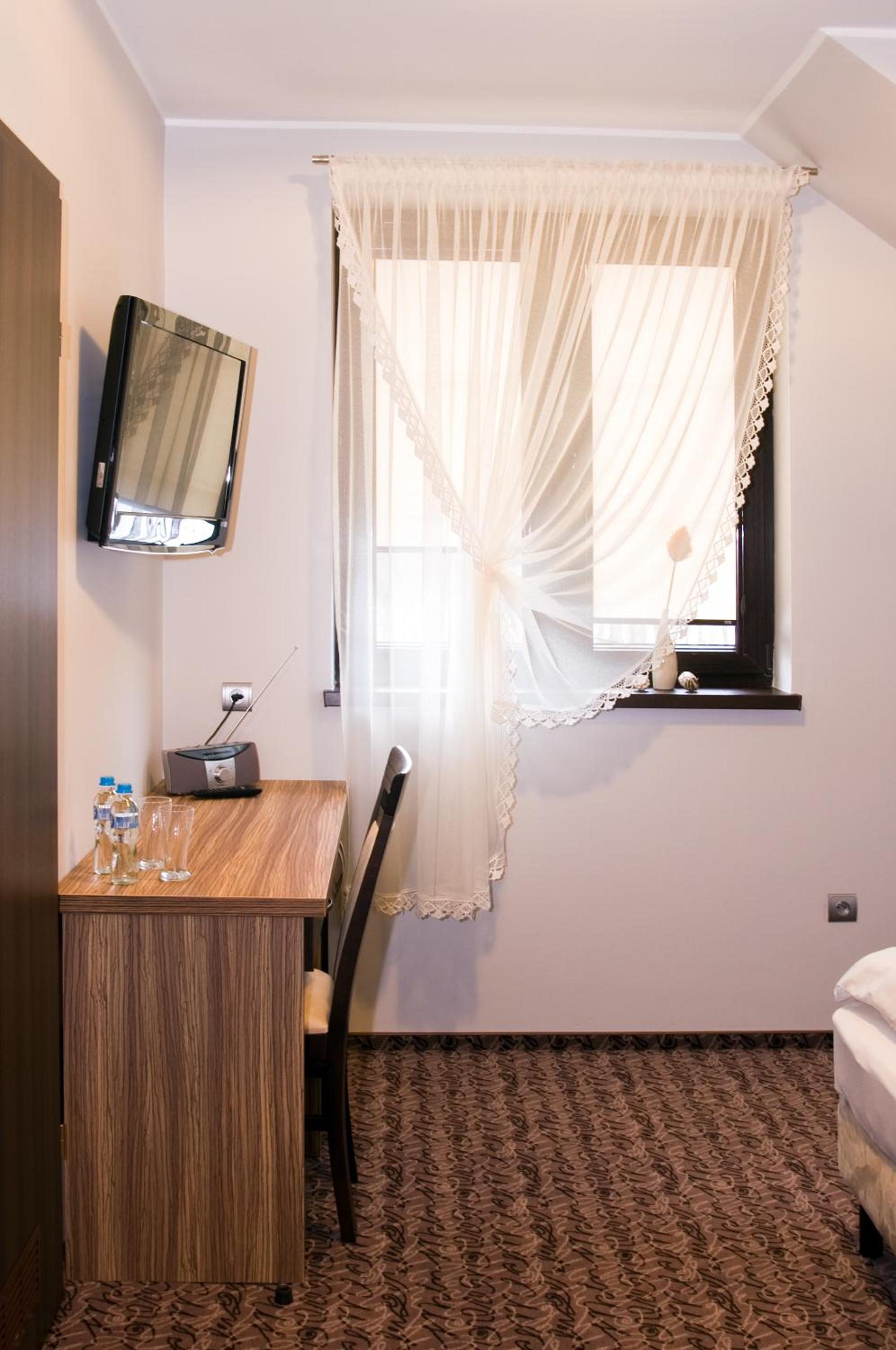 Standard Twin Room photo 3
