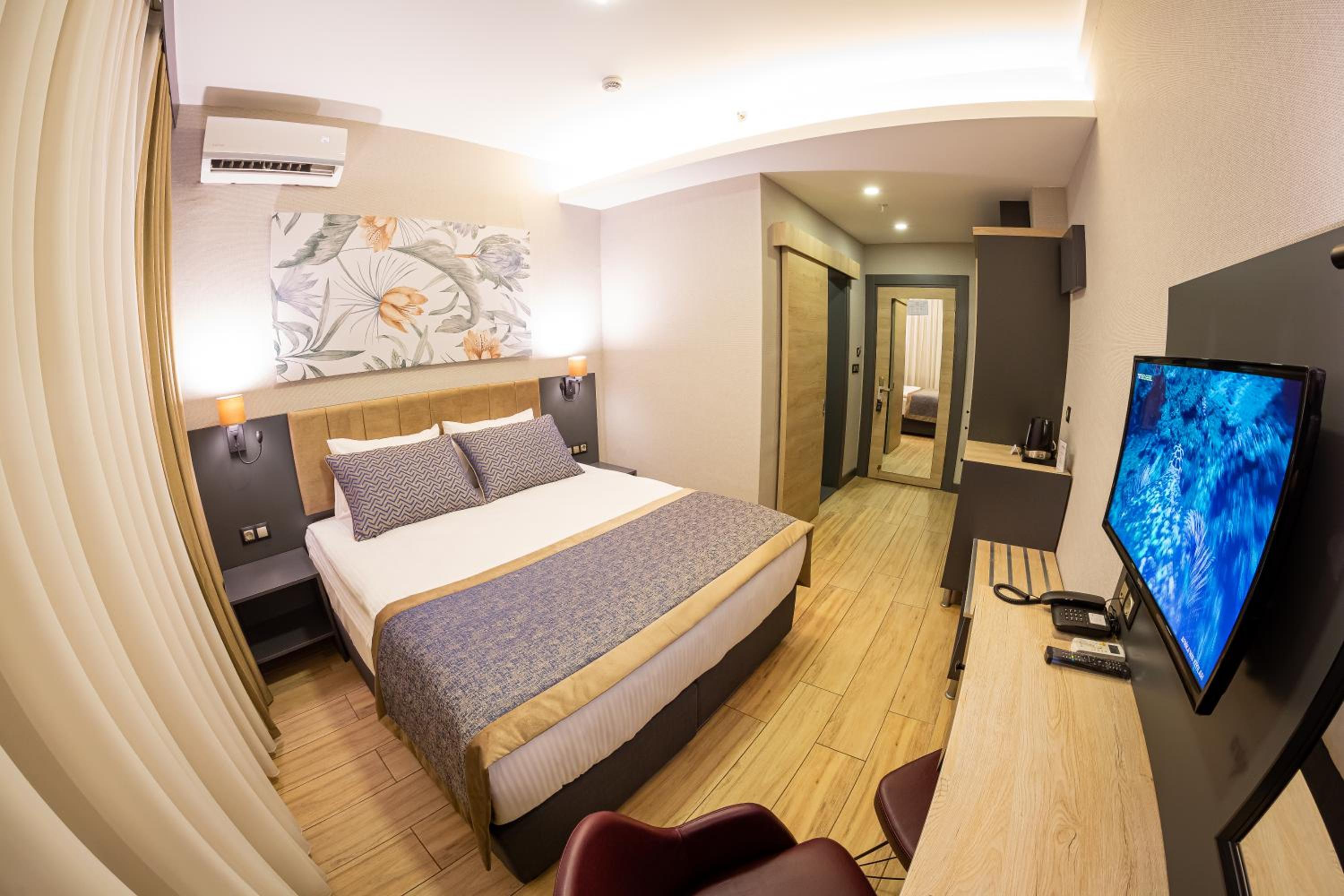 Standard King Room - Photo 6