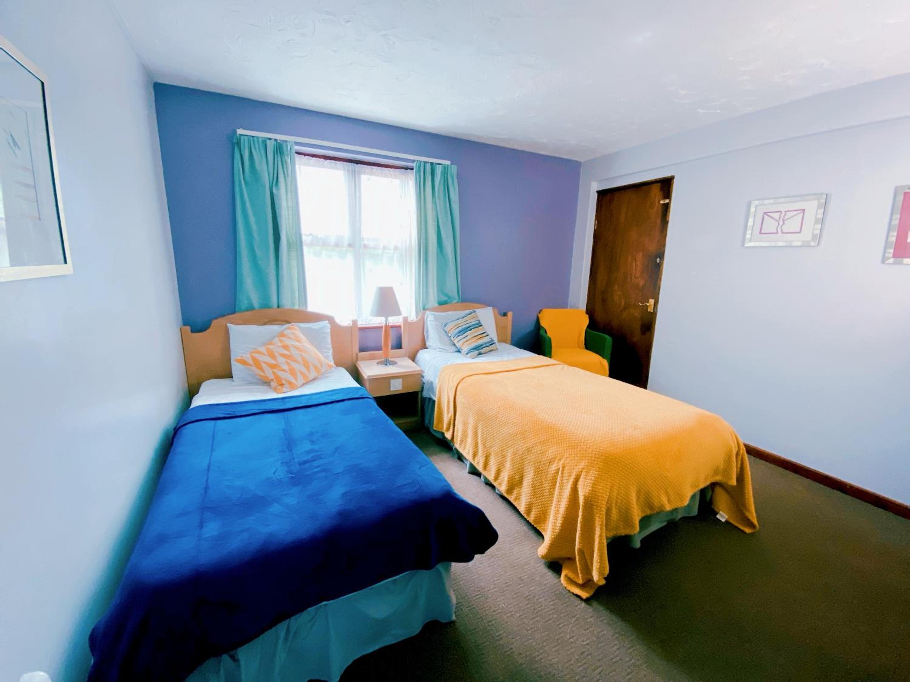 Twin Room - Disability Access - Photo 1