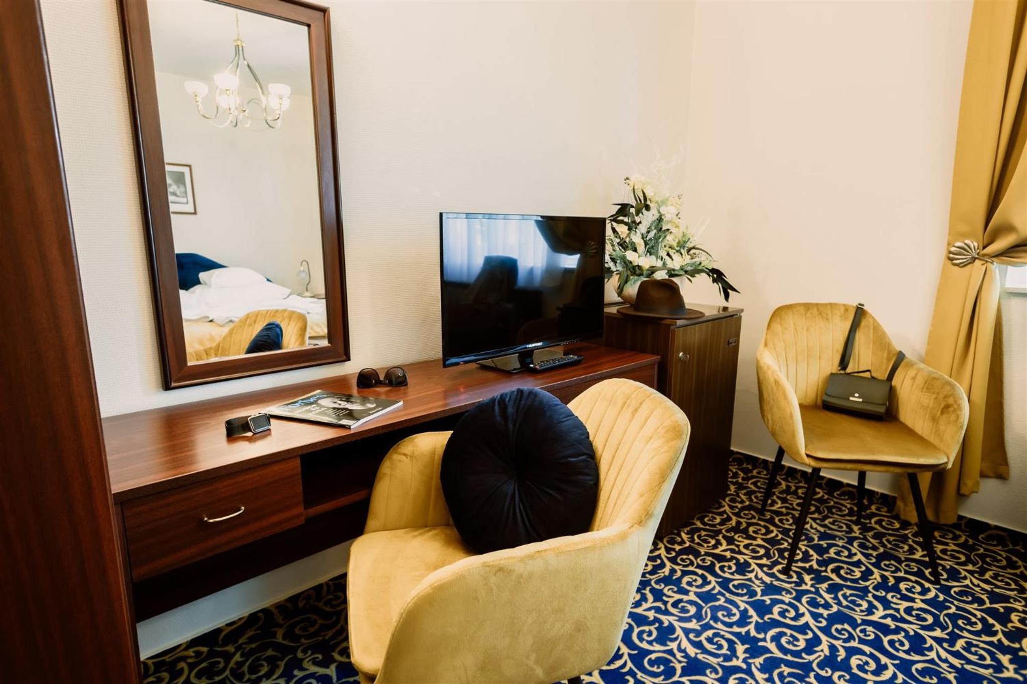 Double Room - Photo 11