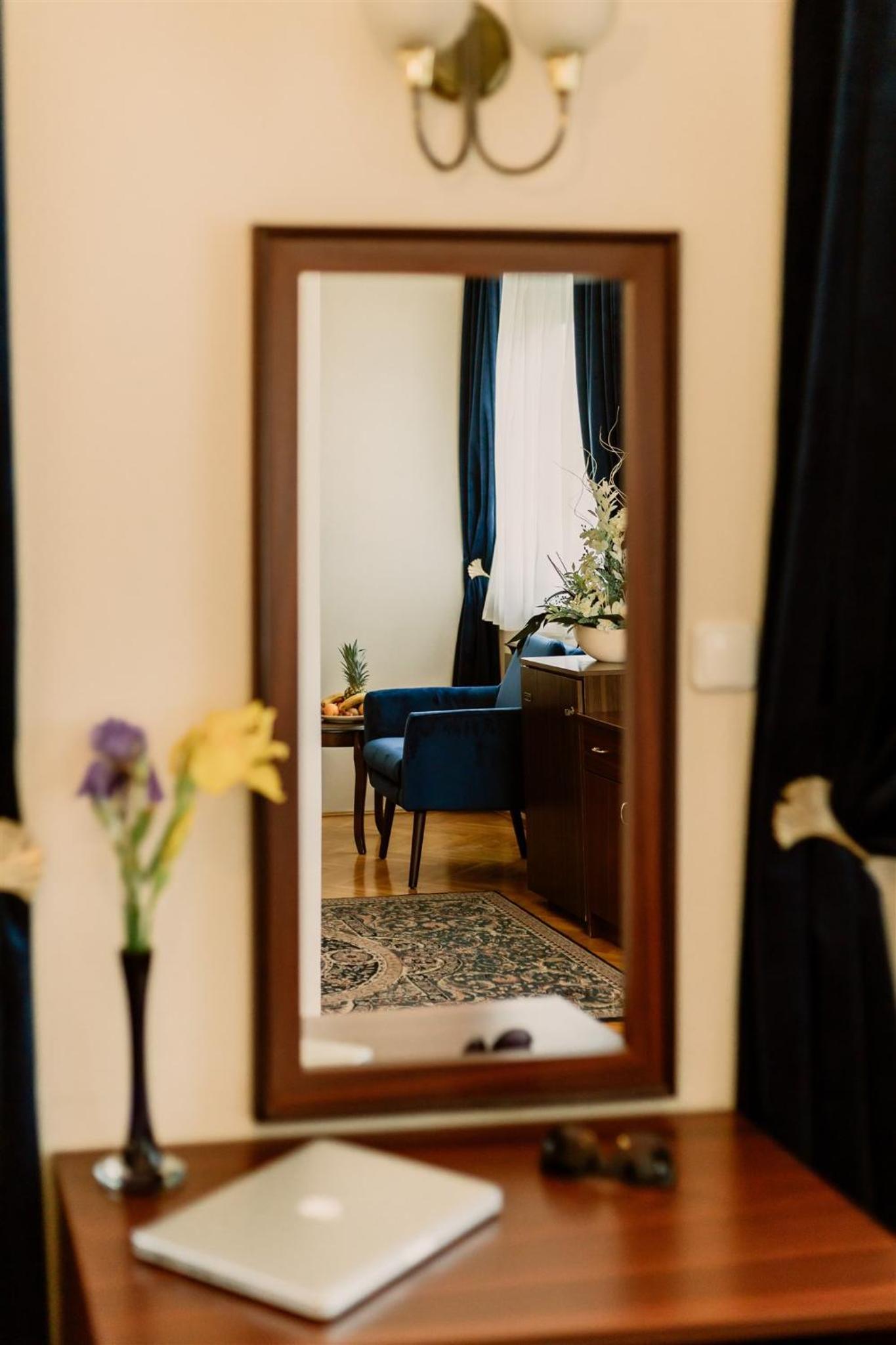 Double Room - Photo 12