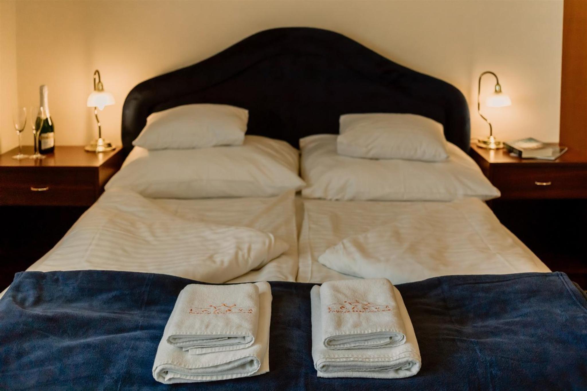 Double Room - Photo 6
