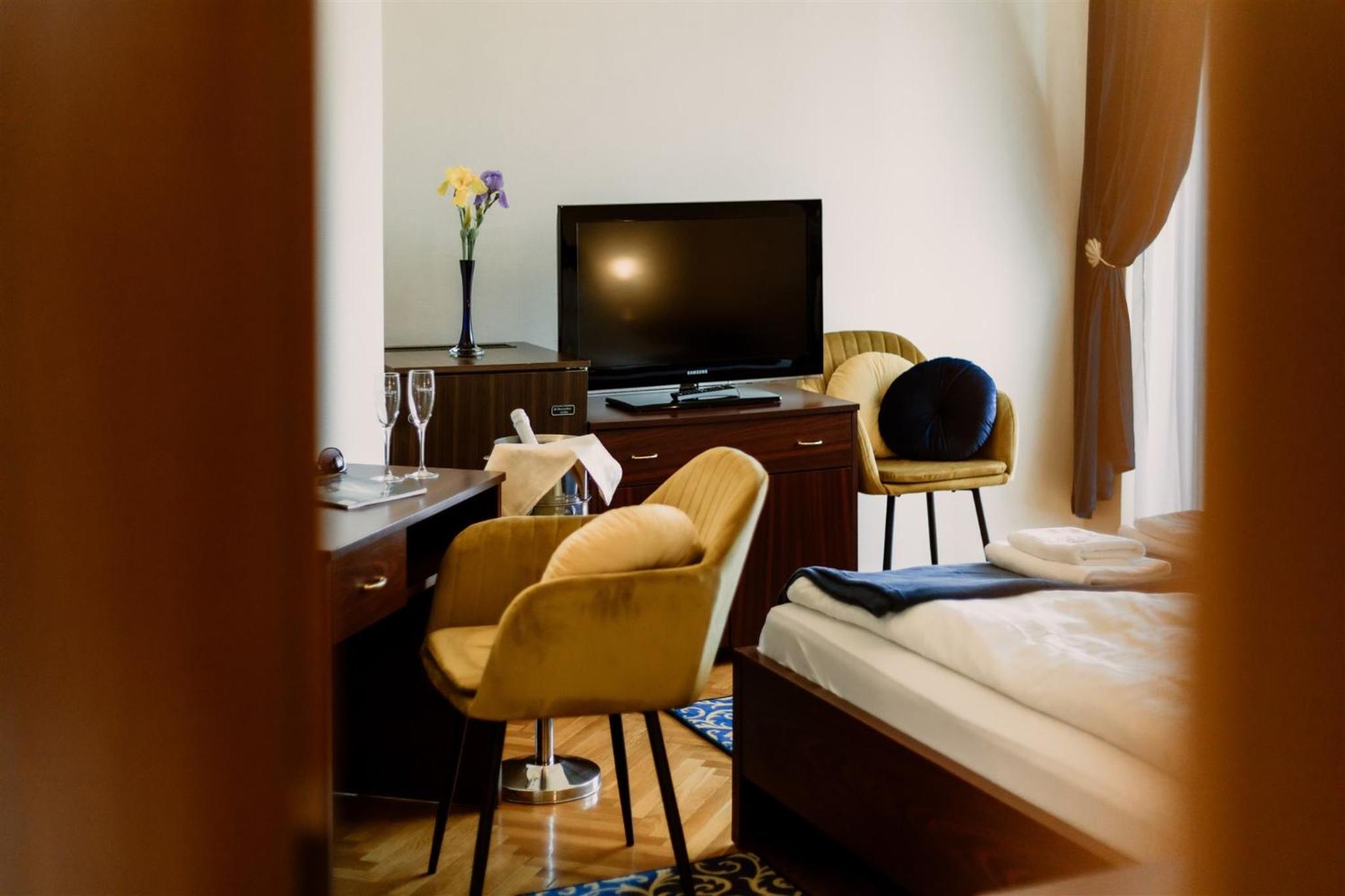 Double Room - Photo 29