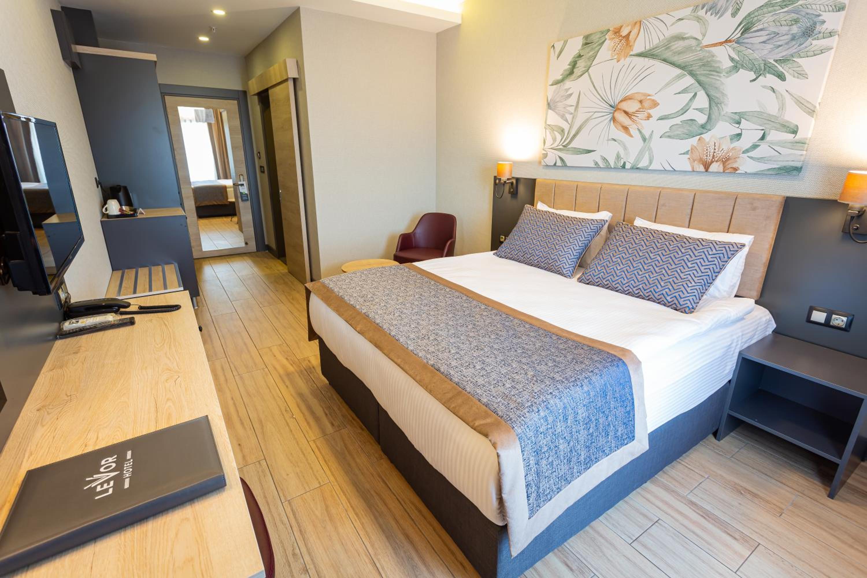 Deluxe Double Room - Photo 8