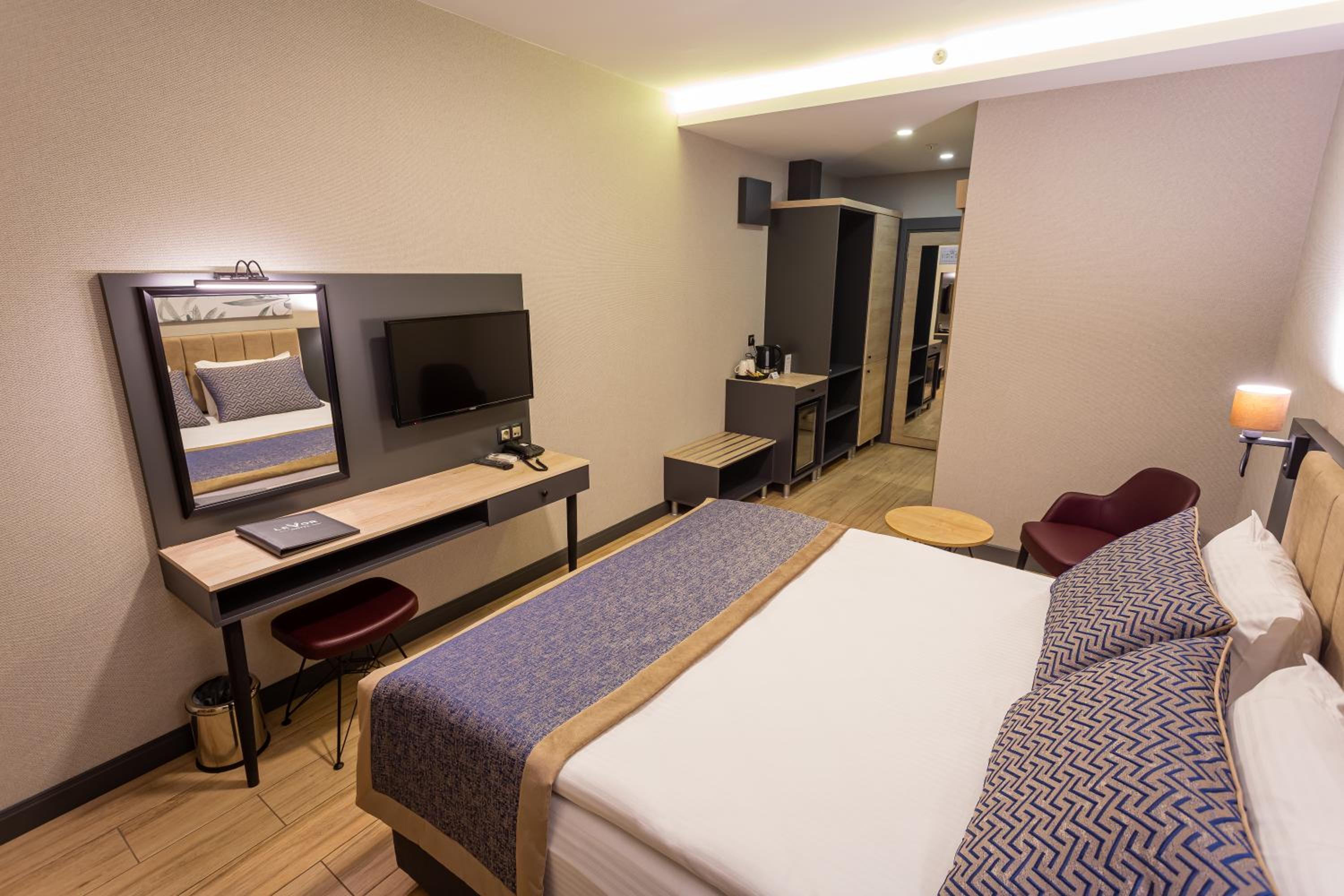 Deluxe Double Room - Photo 7