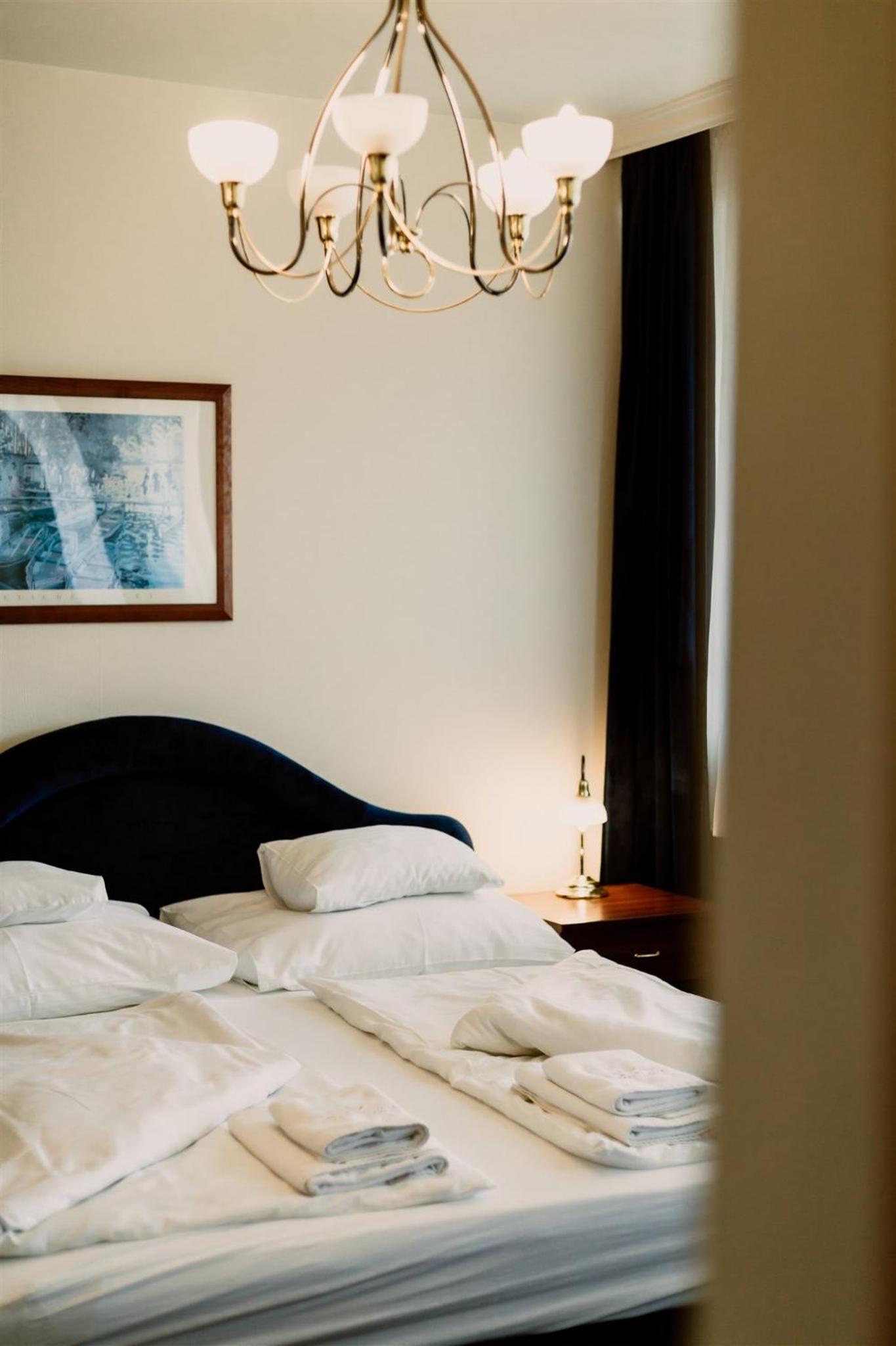 Double Room - Photo 16