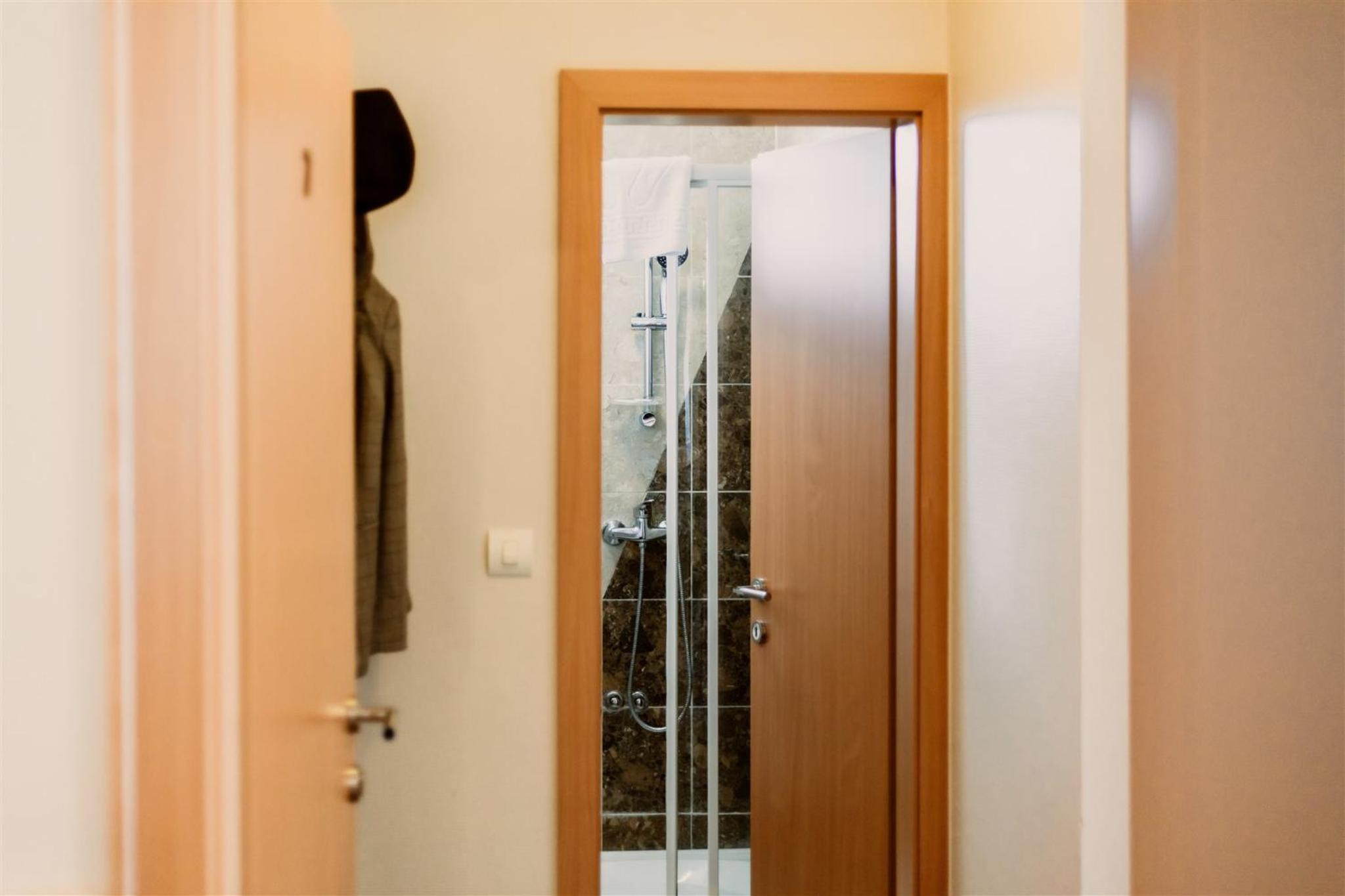 Double Room - Photo 24