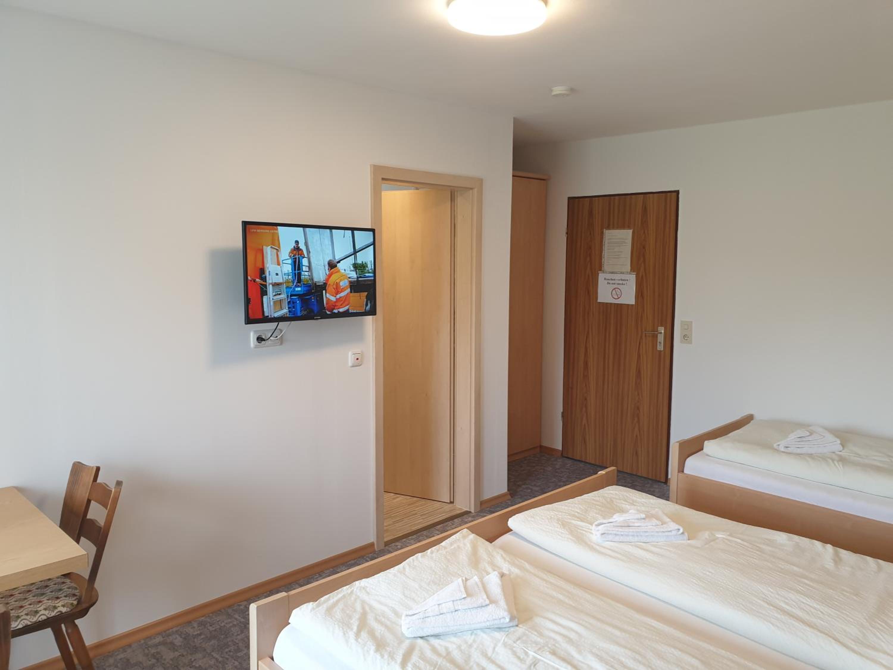 Triple Room with Bathroom - Photo 1