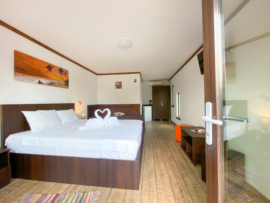 Deluxe Family Room - Photo 18